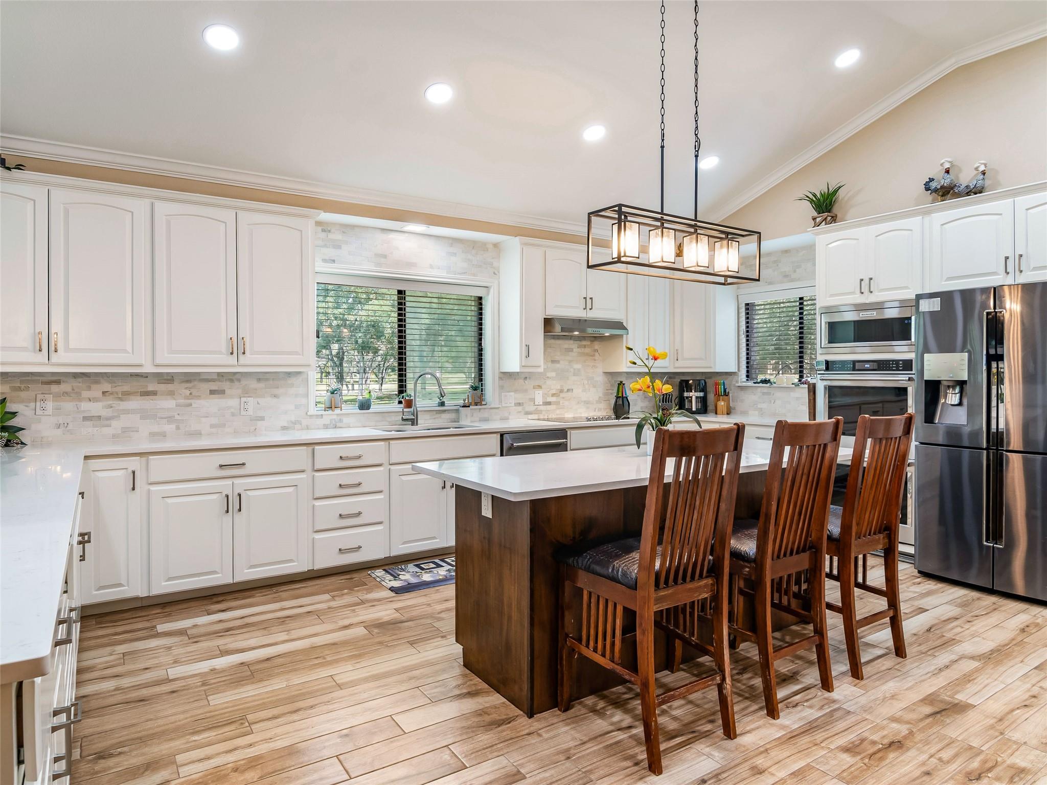 101 Hunters Glen Dr, San Marcos, TX 78666