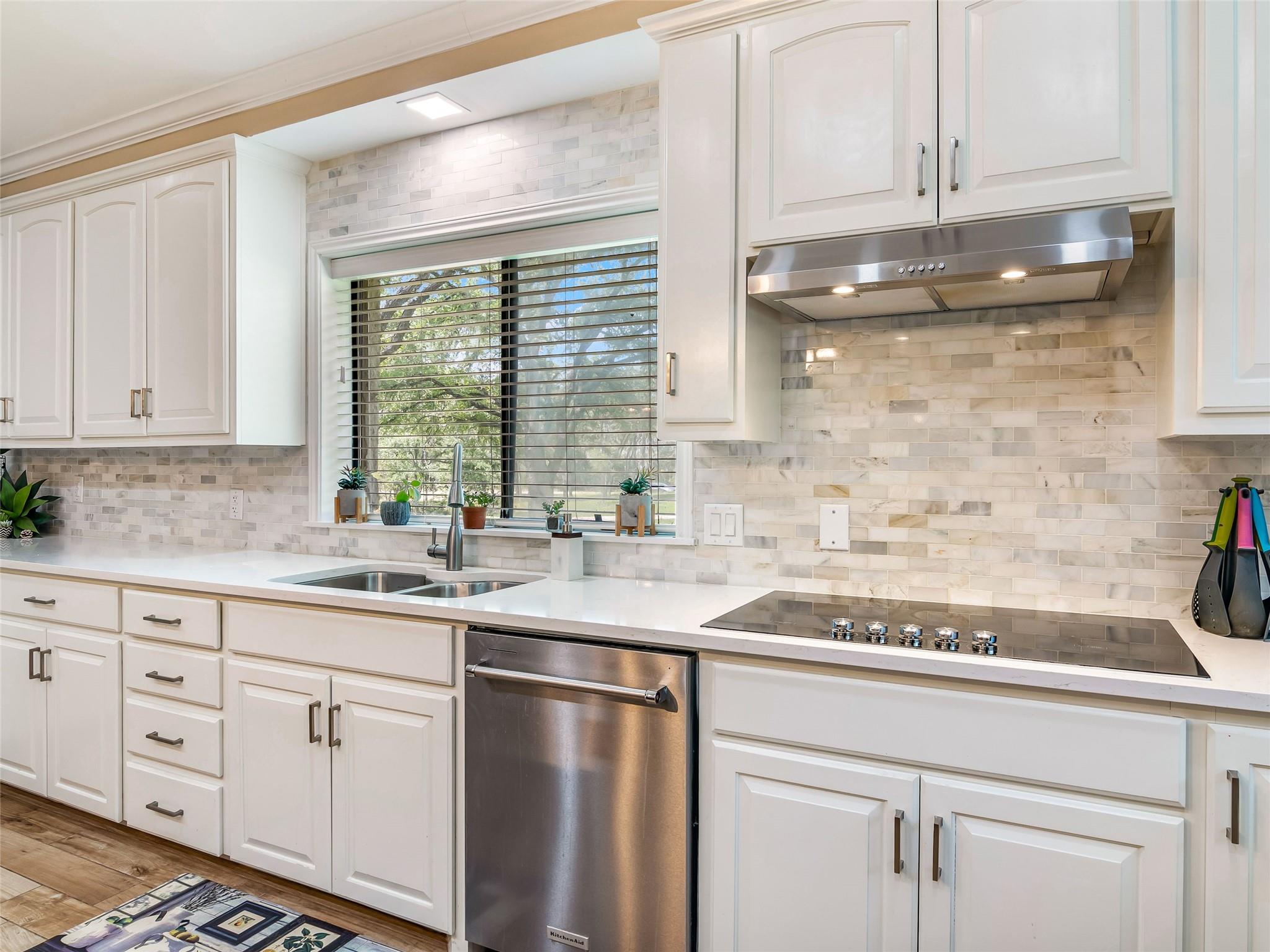 101 Hunters Glen Dr, San Marcos, TX 78666