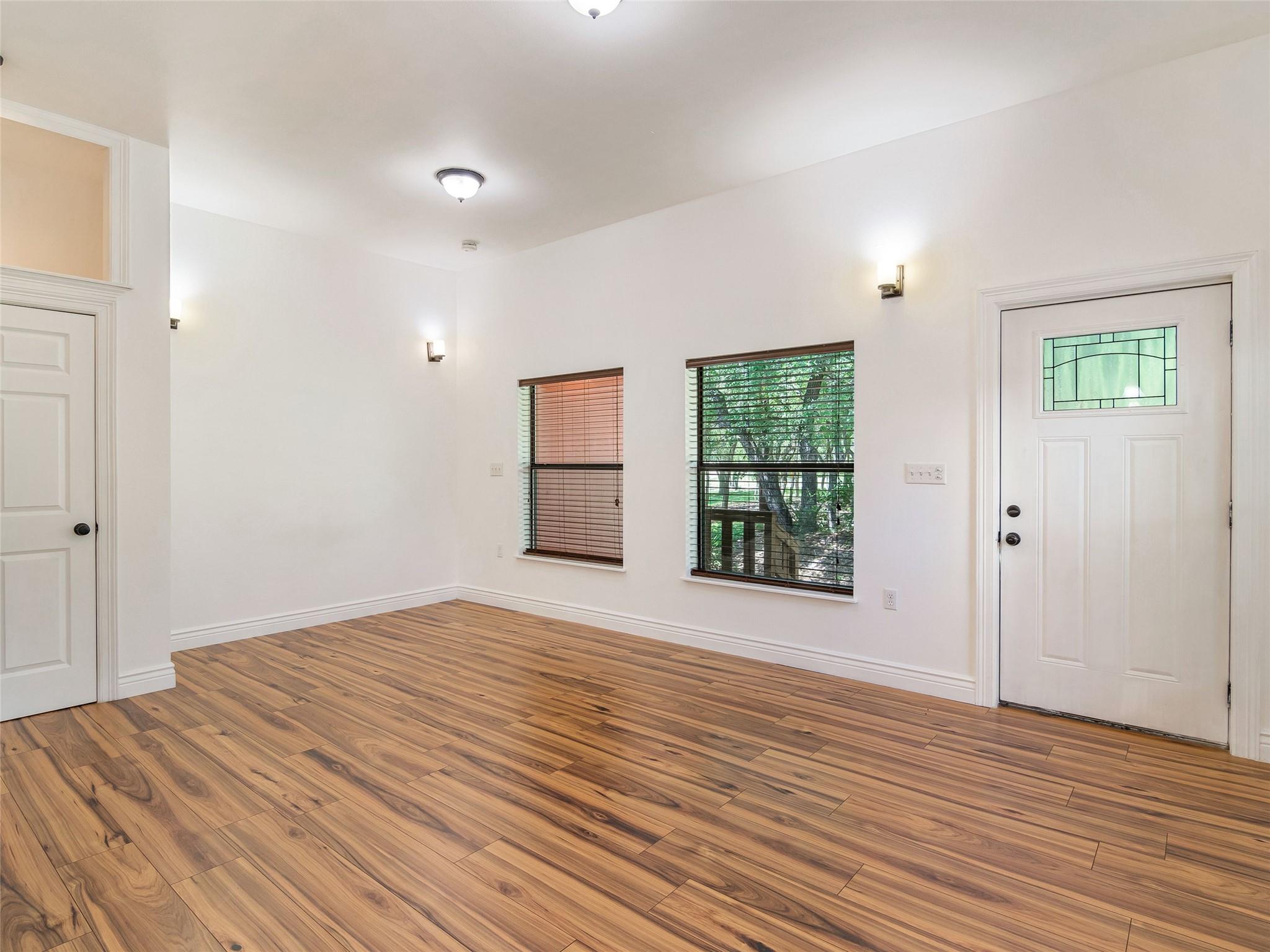 101 Hunters Glen Dr, San Marcos, TX 78666