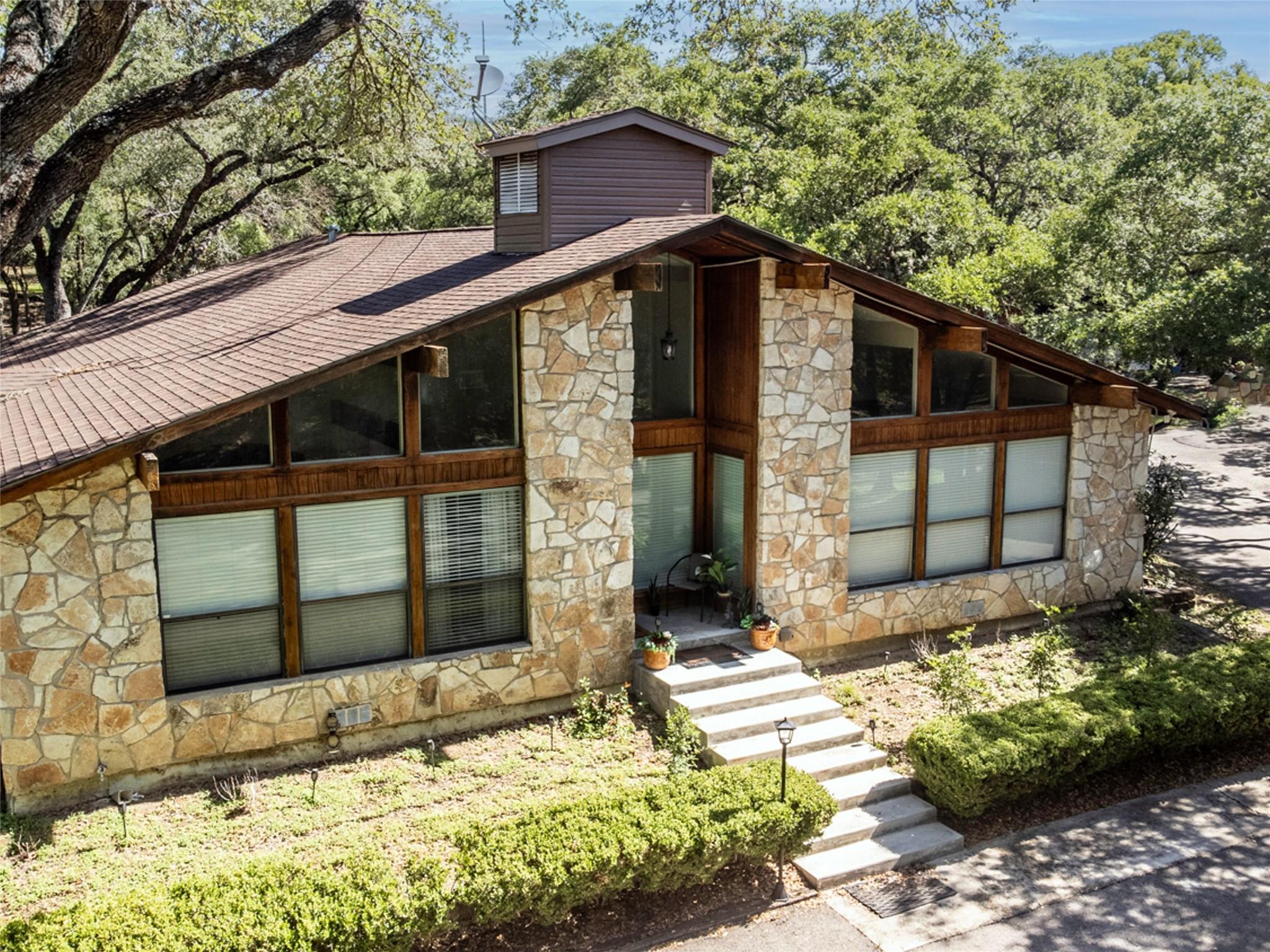 101 Hunters Glen Dr, San Marcos, TX 78666