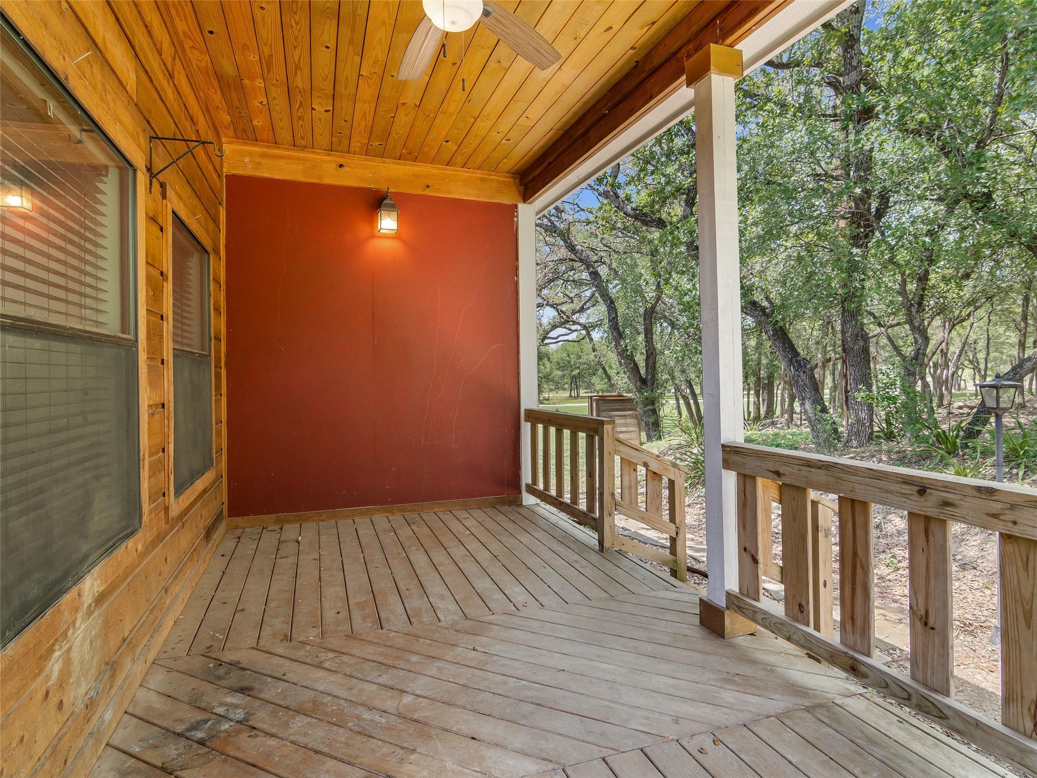 101 Hunters Glen Dr, San Marcos, TX 78666