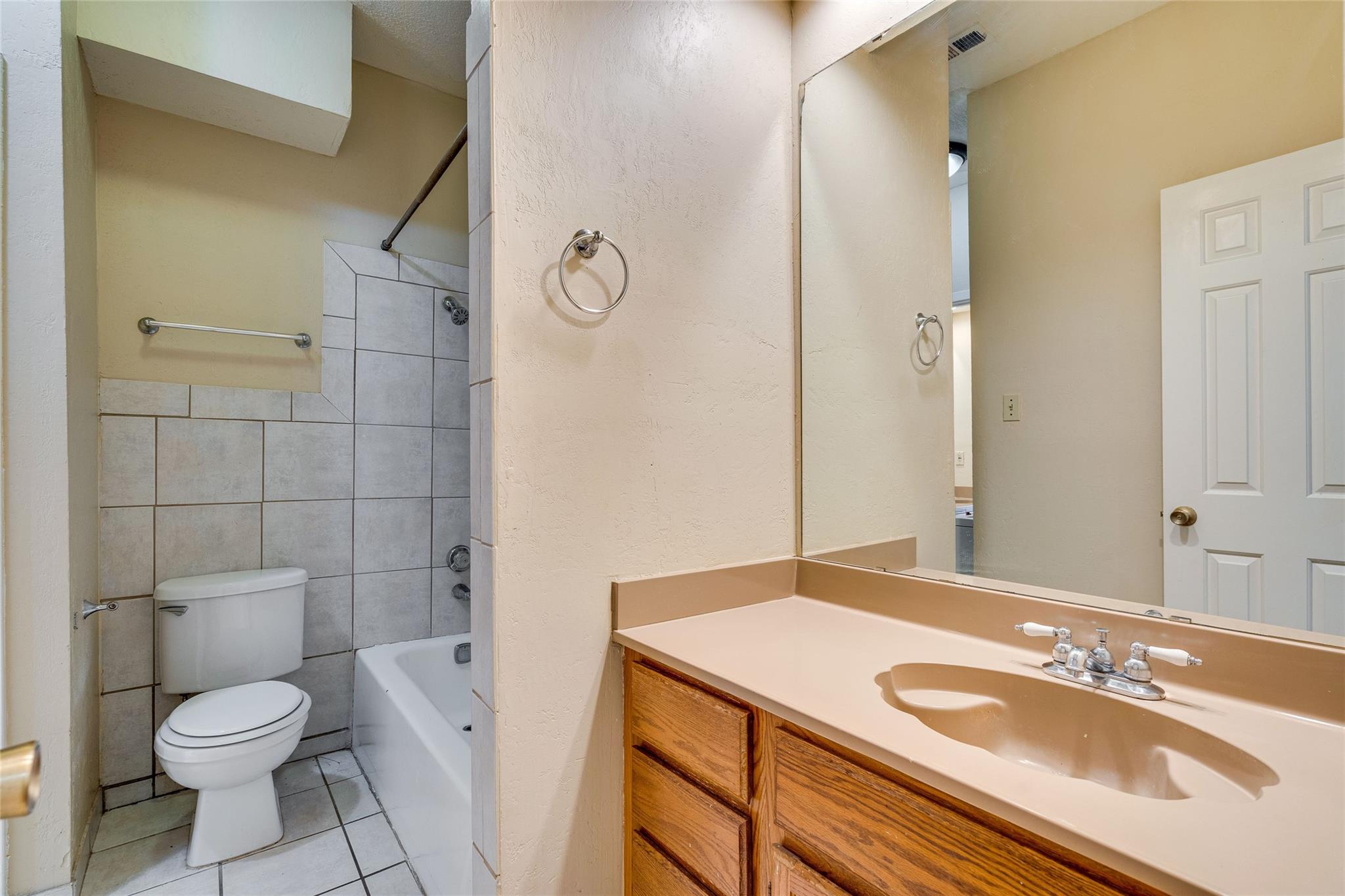 715 W 22 1/2 St # 205, Austin, TX 78705