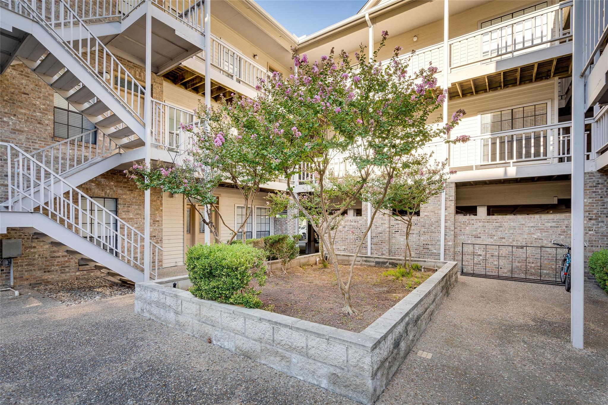 715 W 22 1/2 St # 205, Austin, TX 78705
