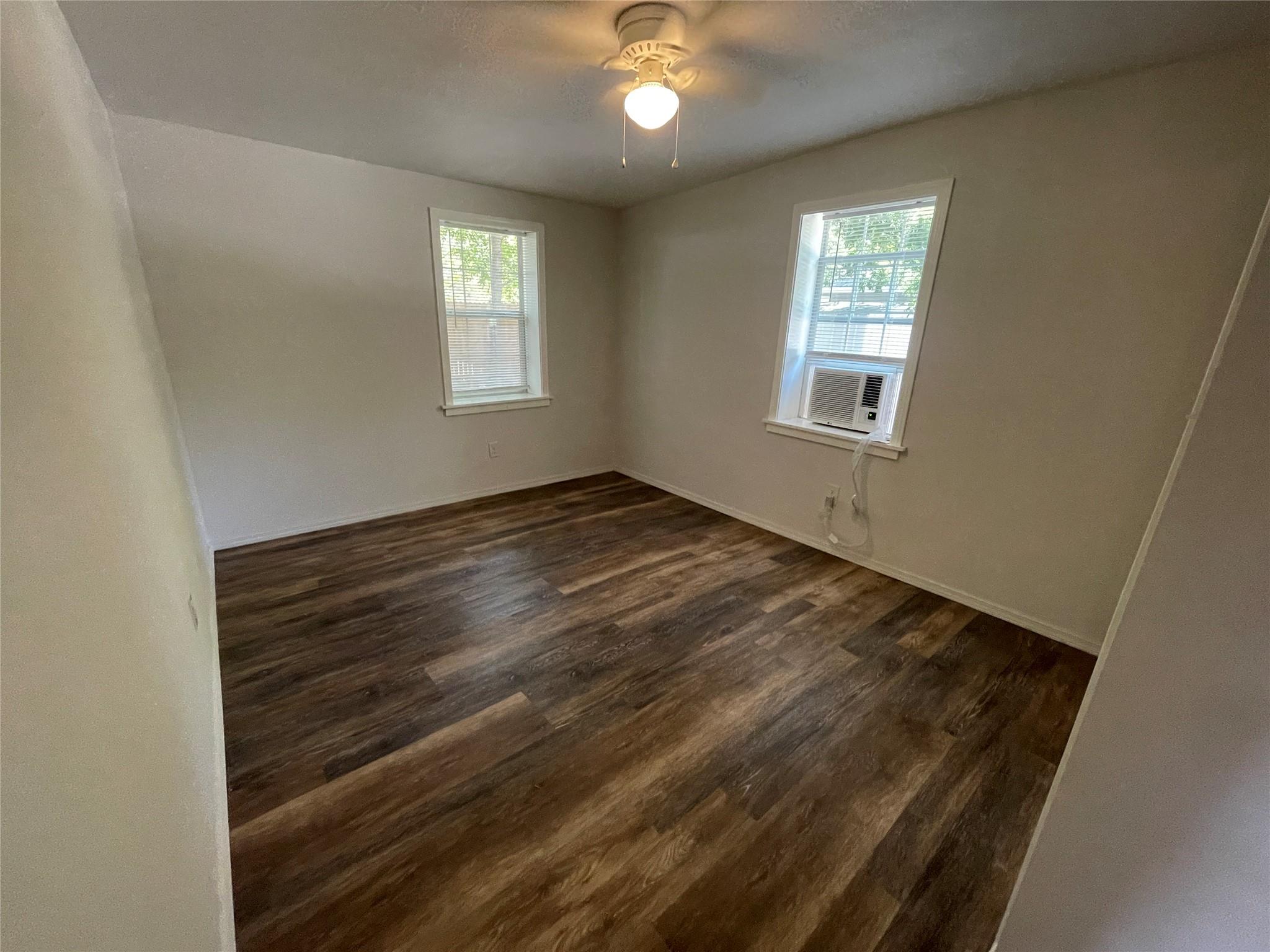 201 S Rhomberg St, Burnet, TX 78611