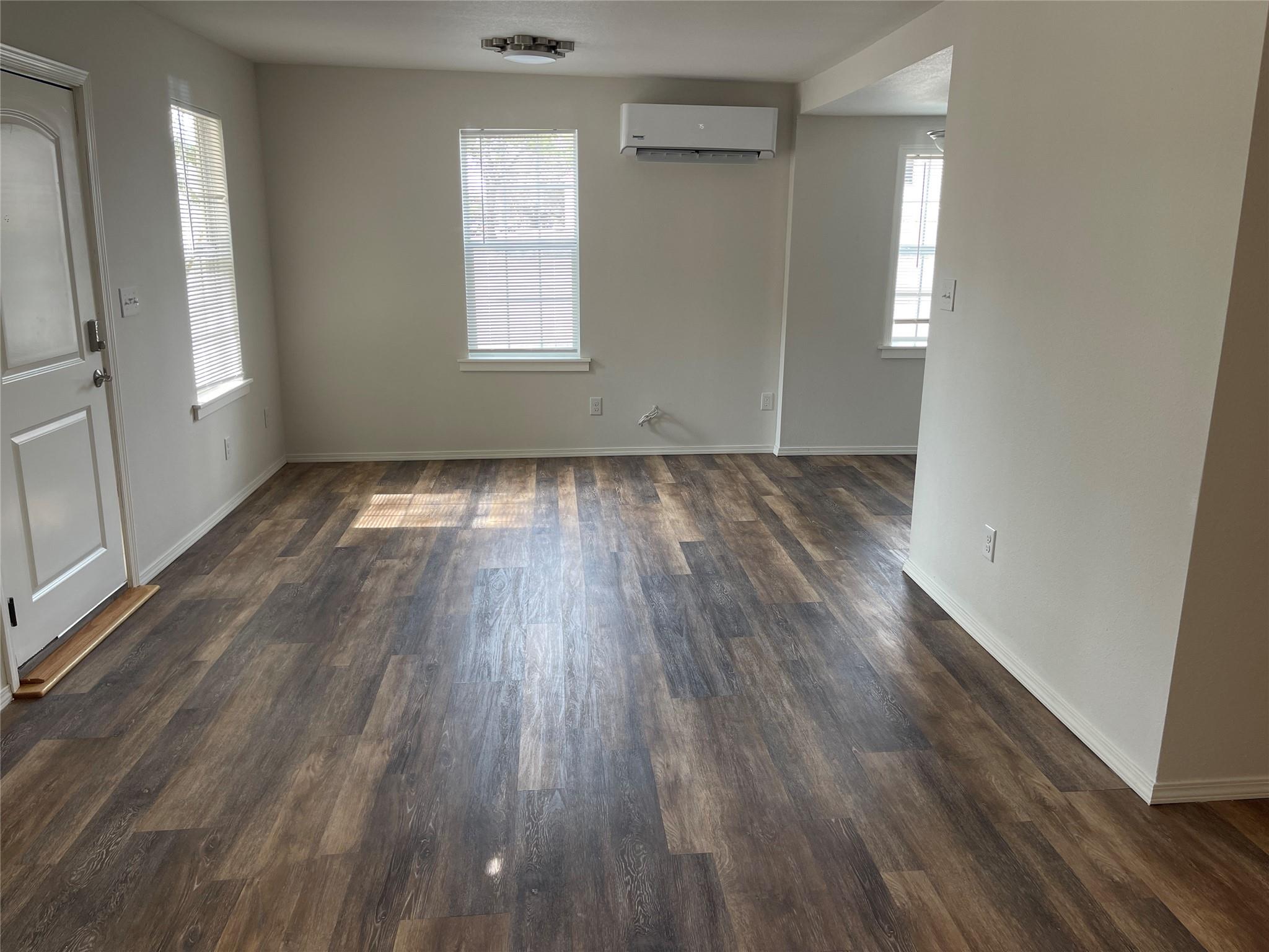 201 S Rhomberg St, Burnet, TX 78611