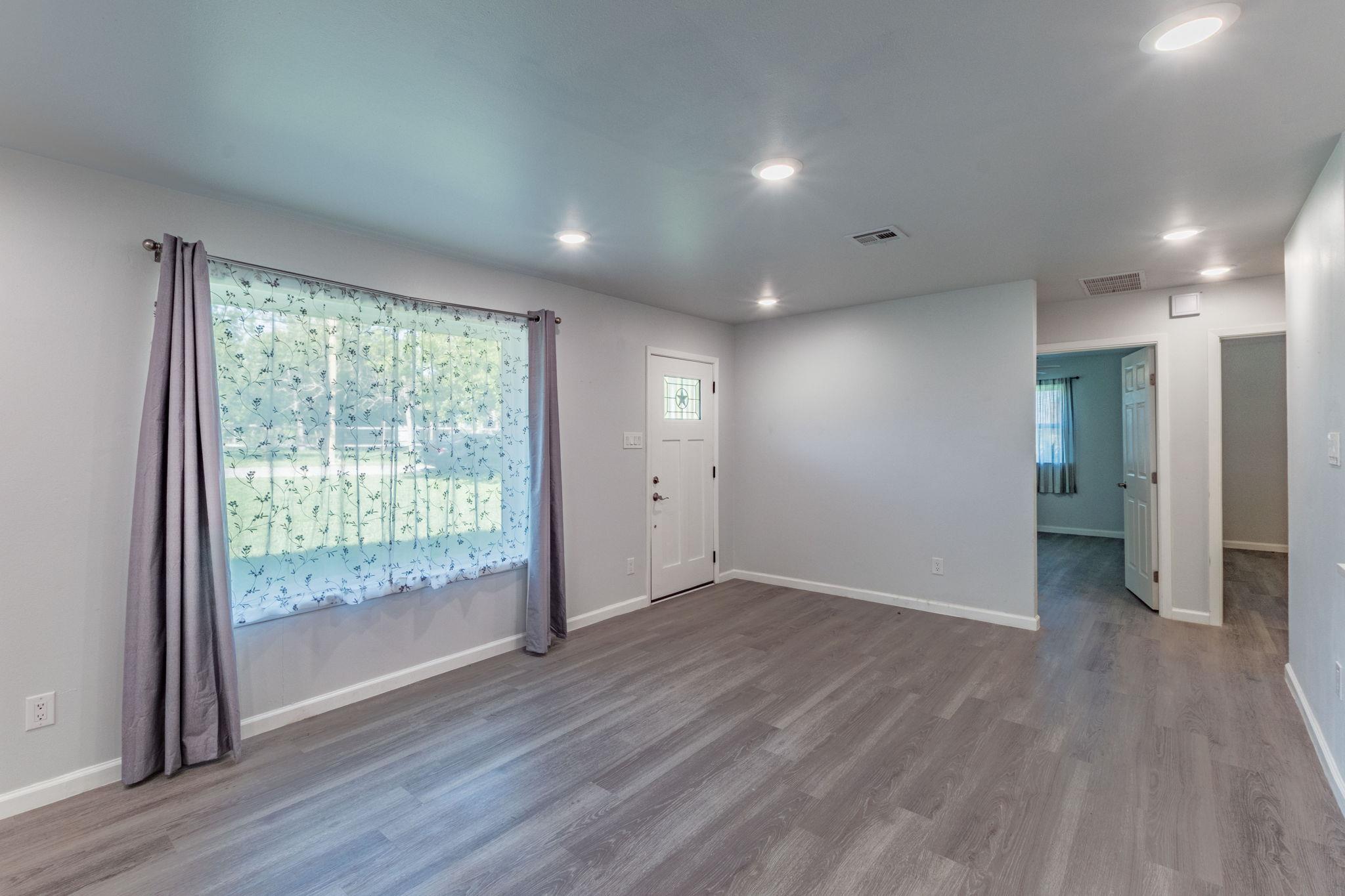 501 College Ave, Florence, TX 76527