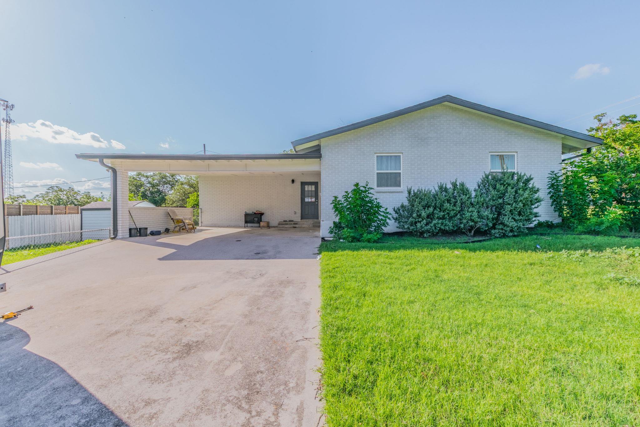 501 College Ave, Florence, TX 76527