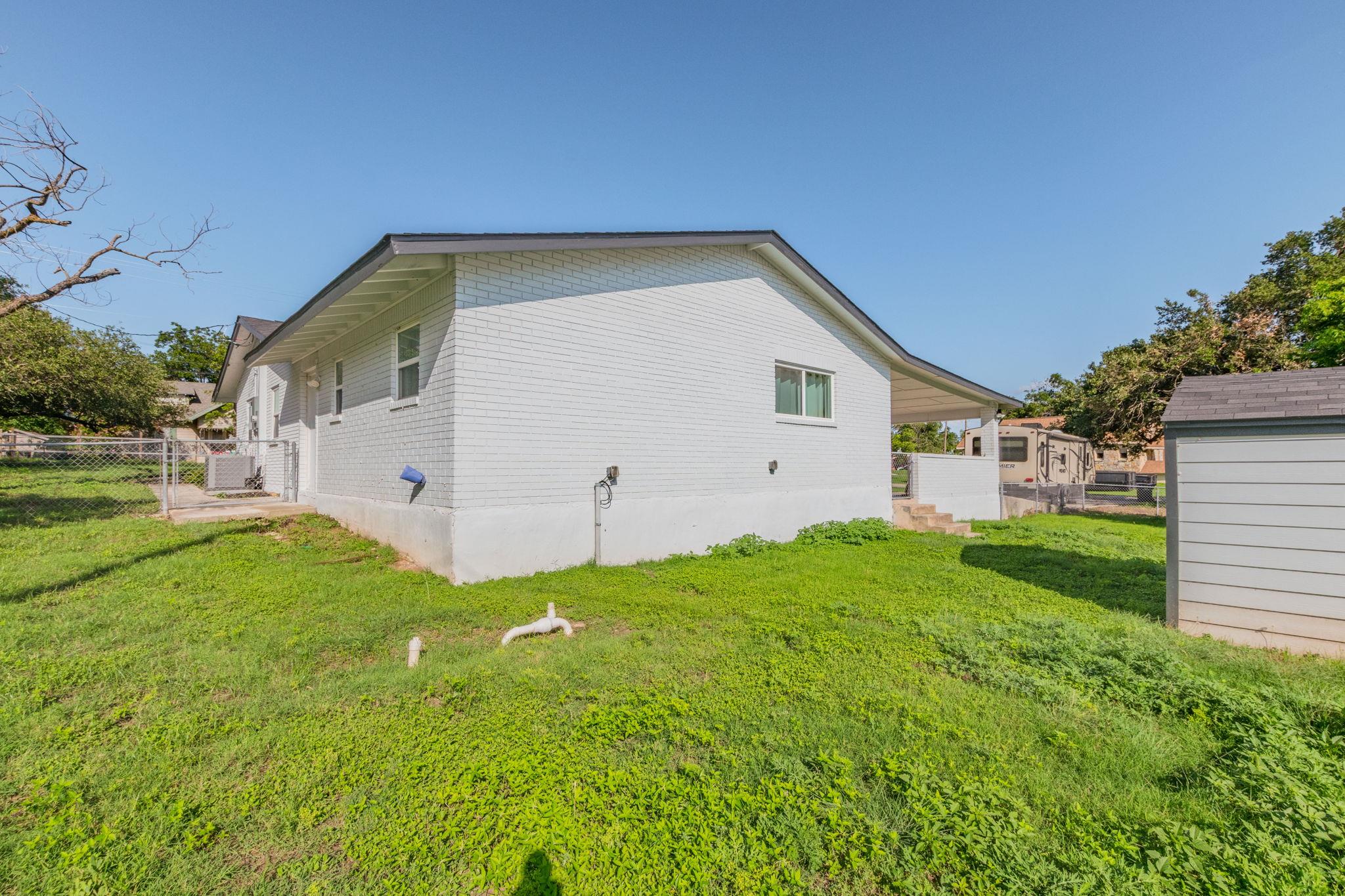 501 College Ave, Florence, TX 76527