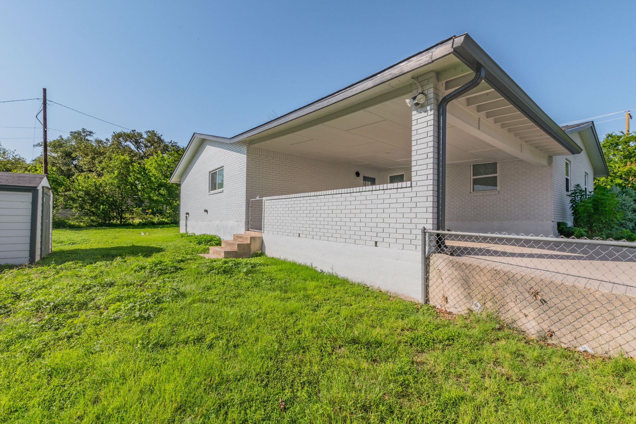 501 College Ave, Florence, TX 76527