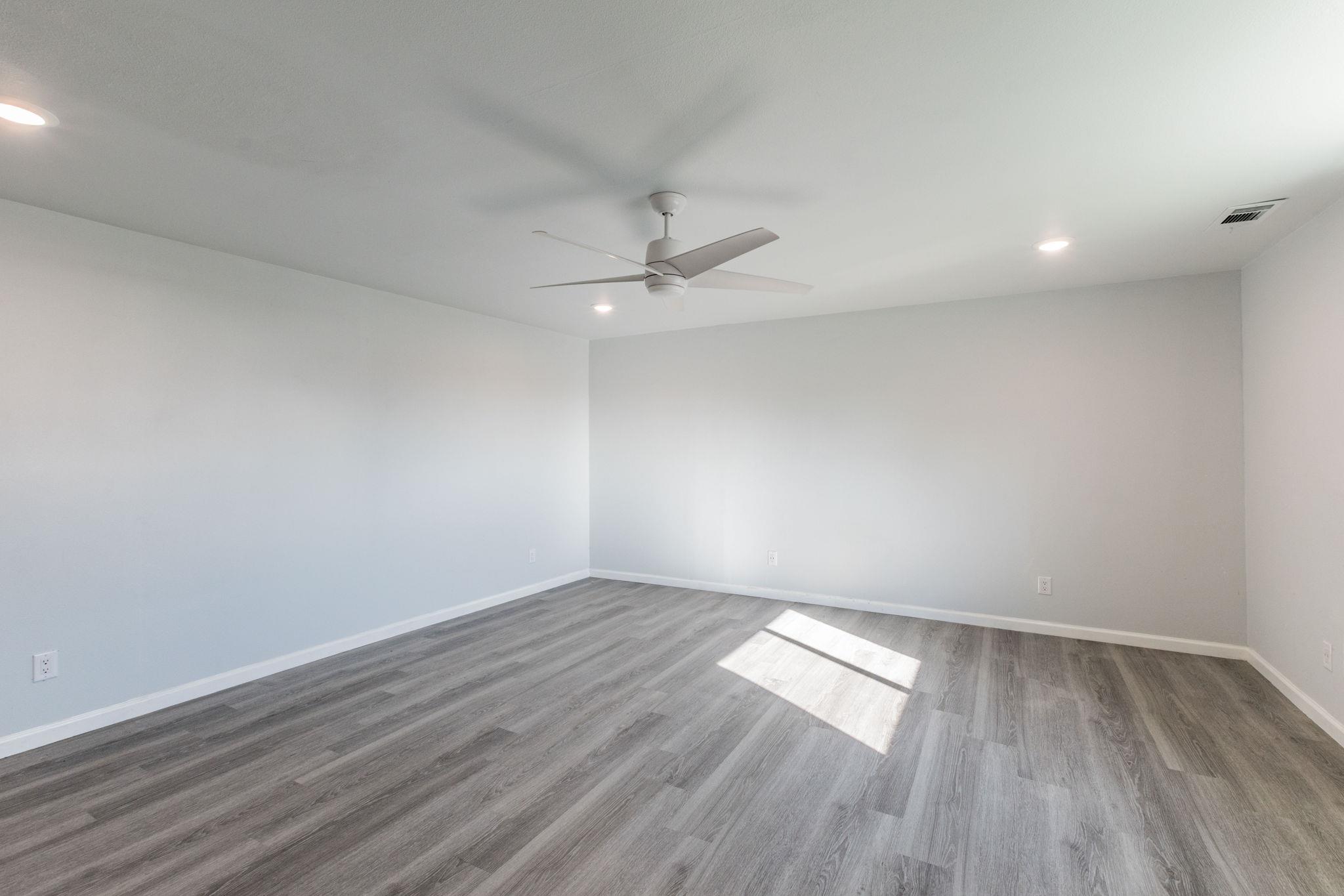 501 College Ave, Florence, TX 76527