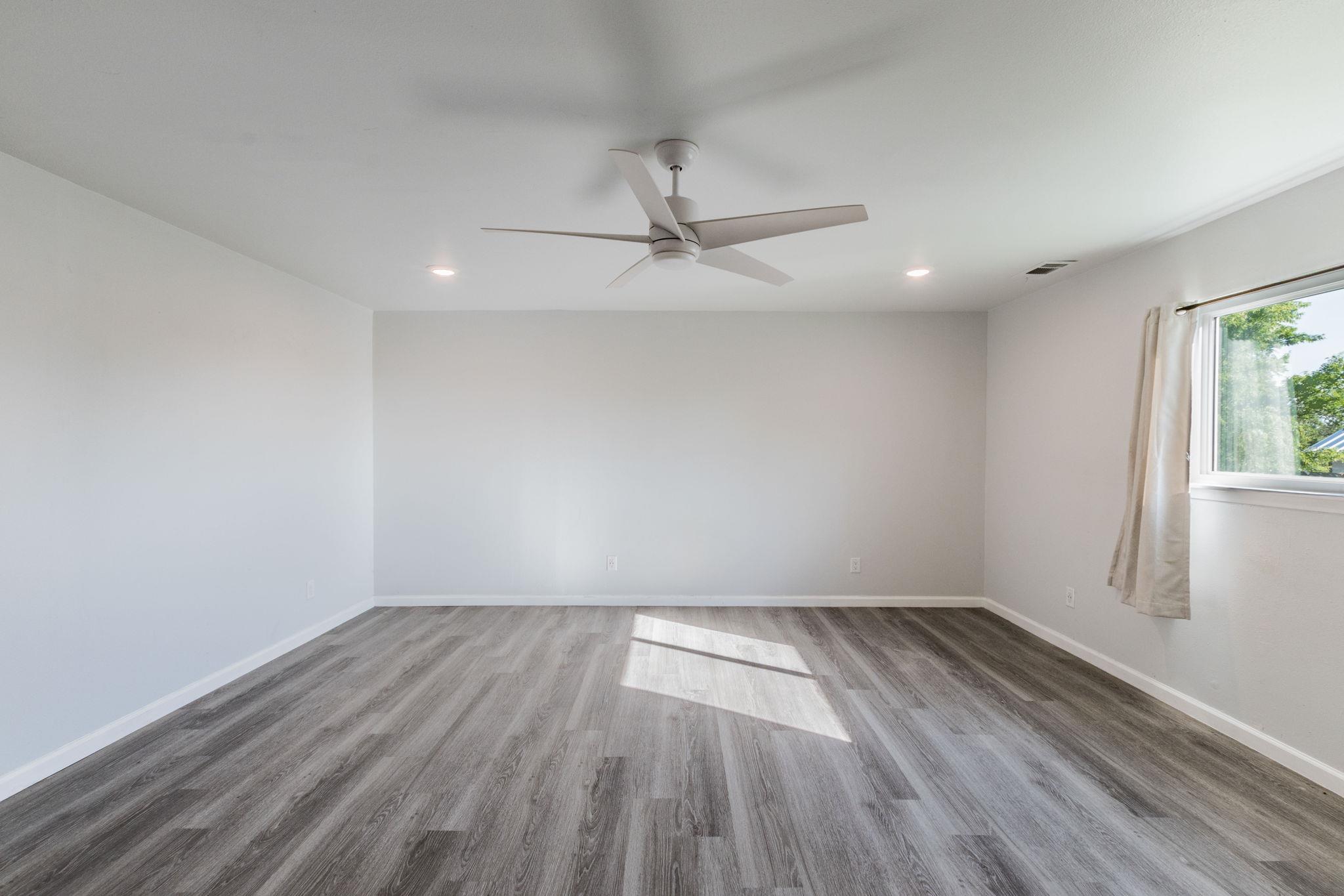 501 College Ave, Florence, TX 76527