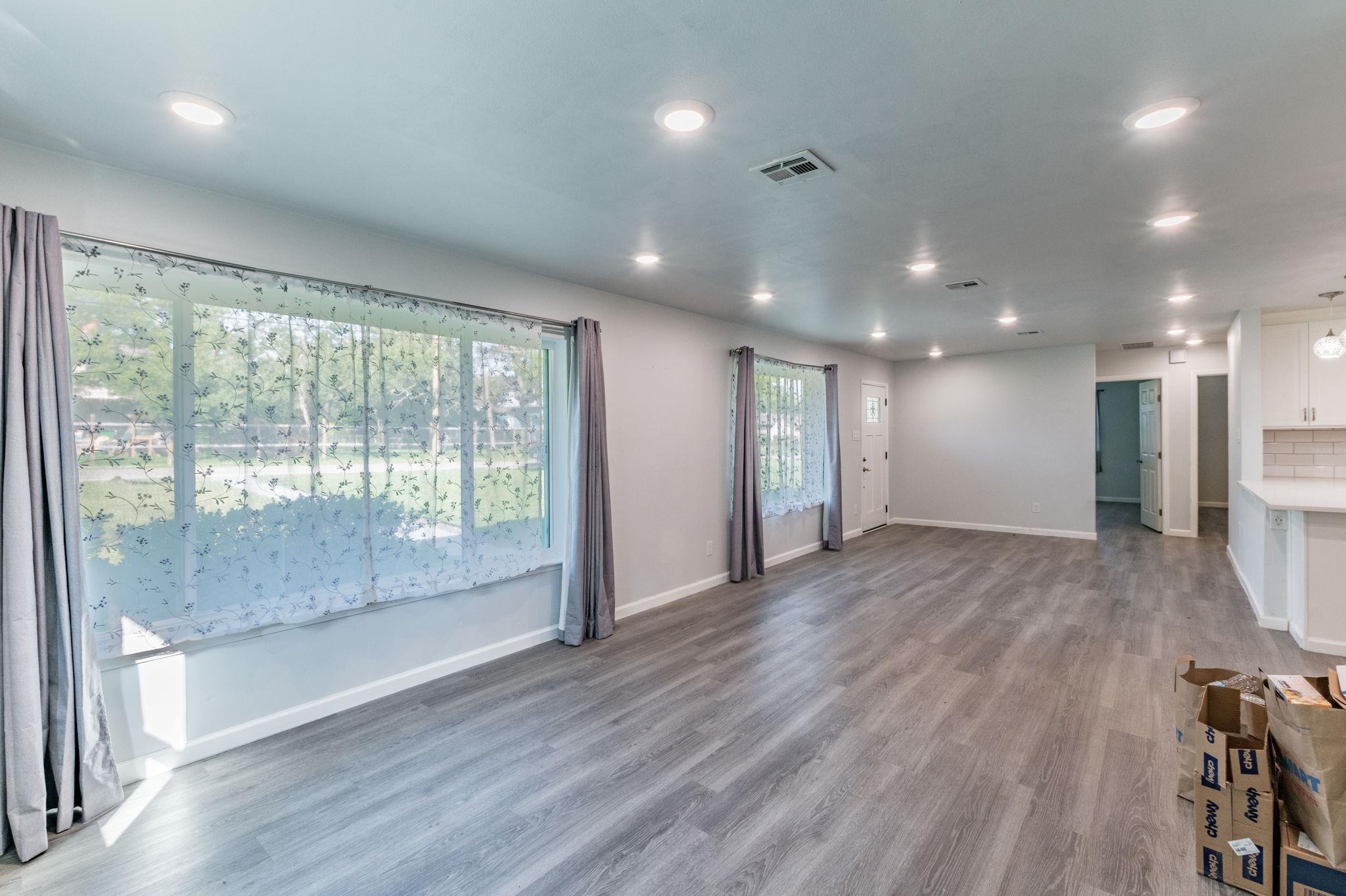 501 College Ave, Florence, TX 76527