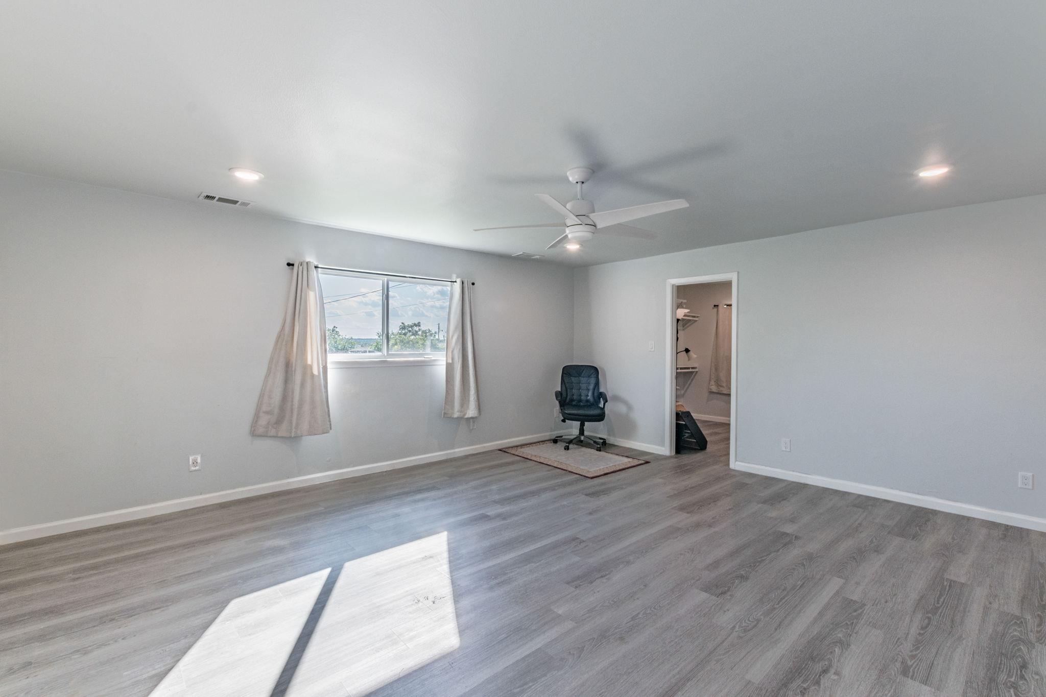 501 College Ave, Florence, TX 76527