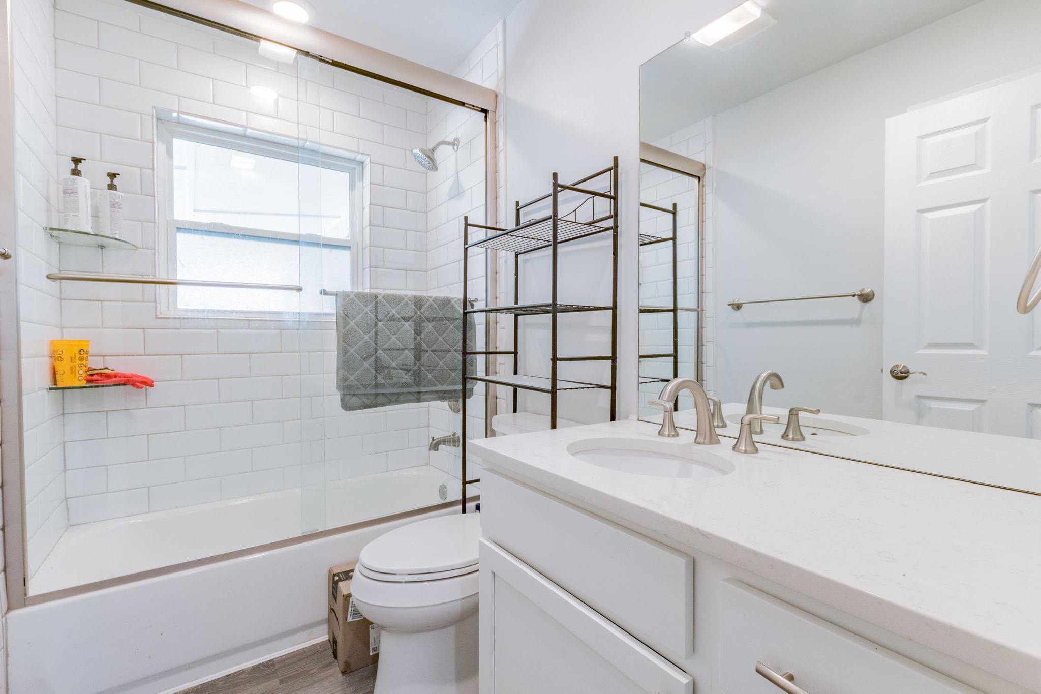 501 College Ave, Florence, TX 76527