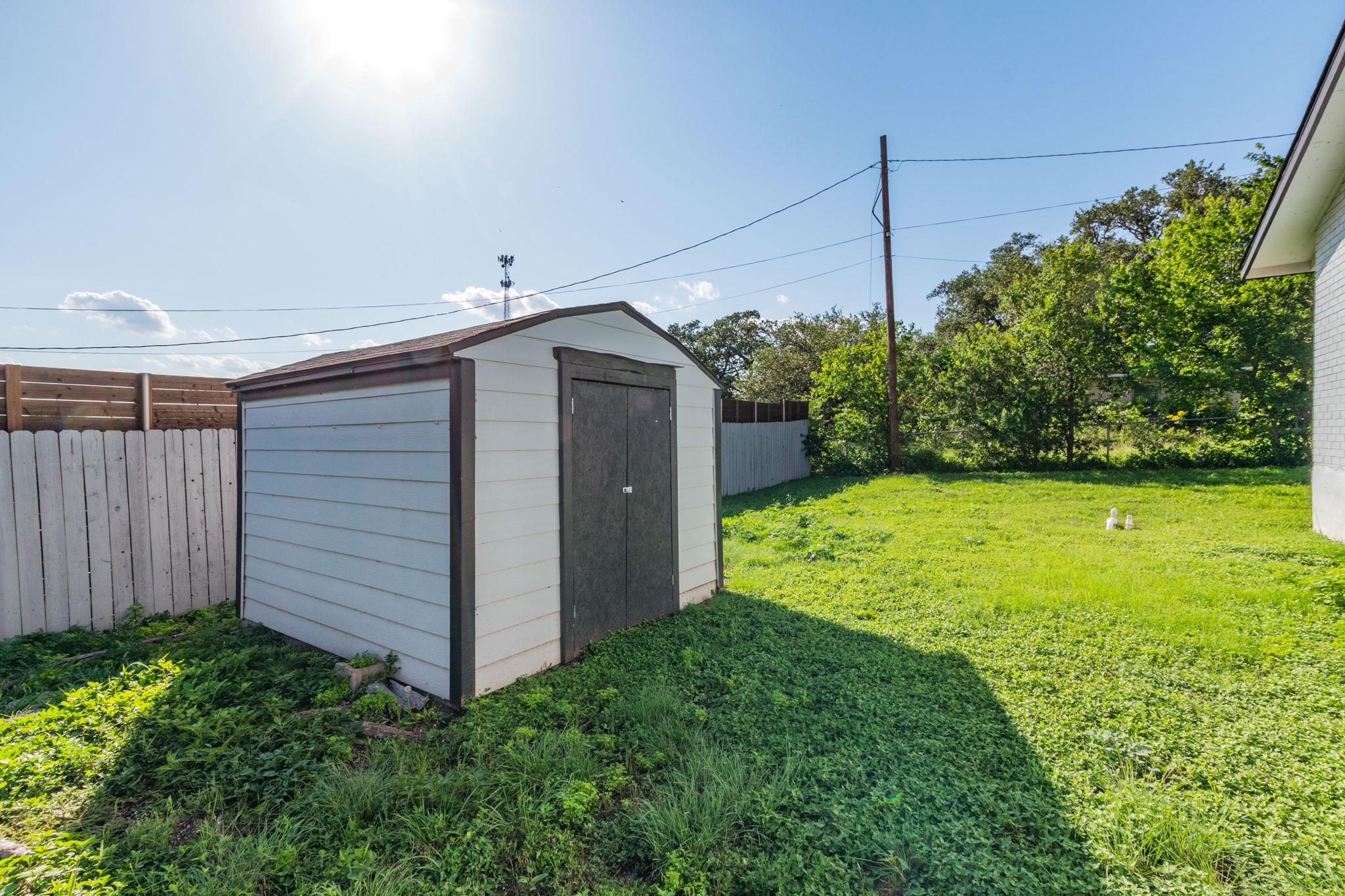 501 College Ave, Florence, TX 76527