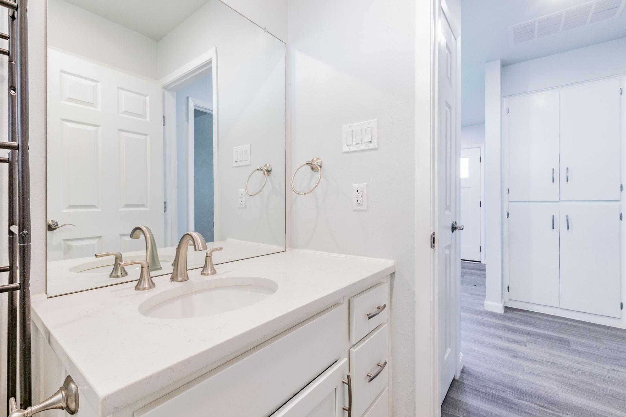 501 College Ave, Florence, TX 76527