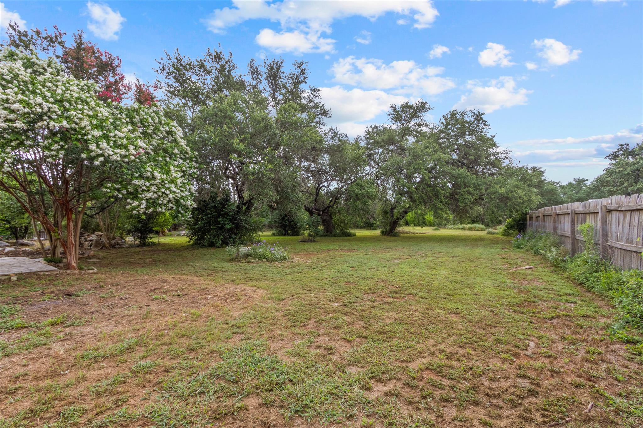 1205 Mountain View Dr, San Marcos, TX 78666