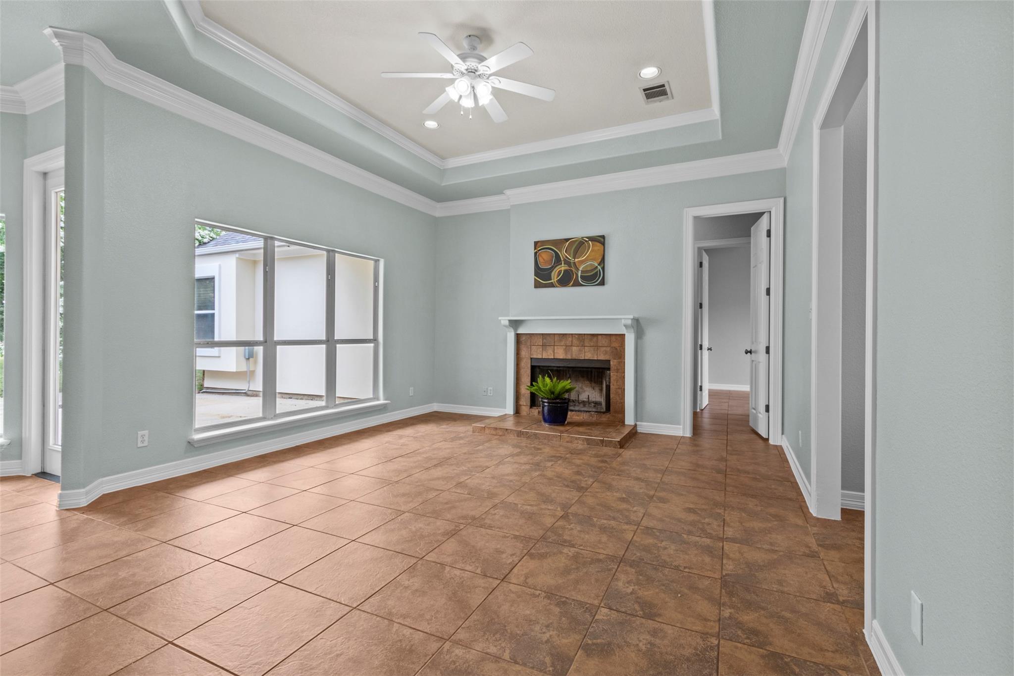 1205 Mountain View Dr, San Marcos, TX 78666