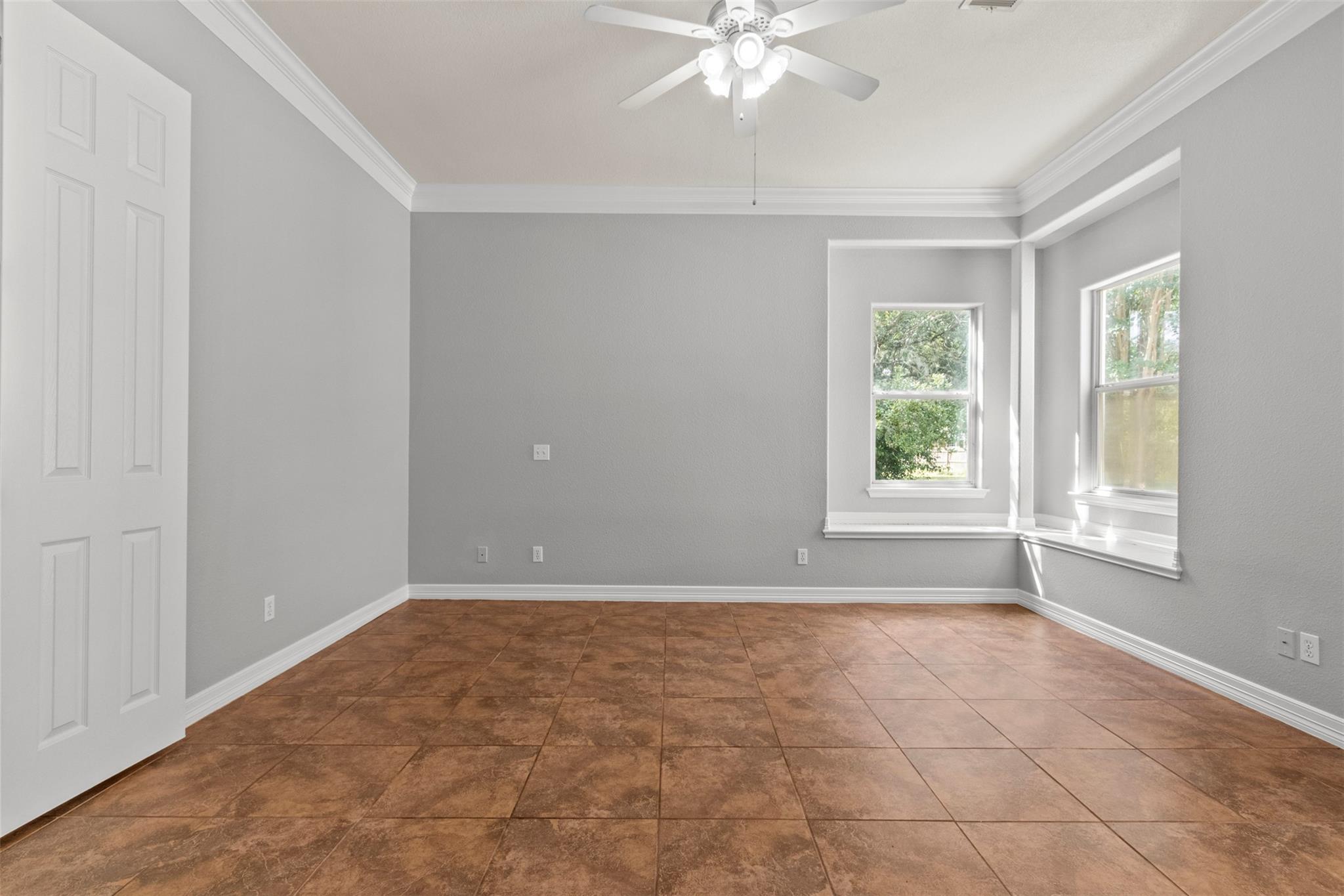 1205 Mountain View Dr, San Marcos, TX 78666
