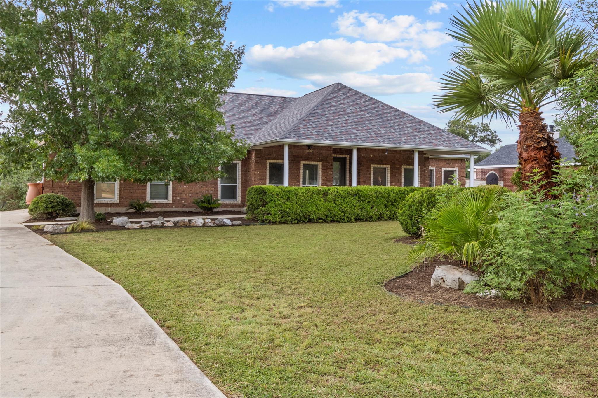 1205 Mountain View Dr, San Marcos, TX 78666