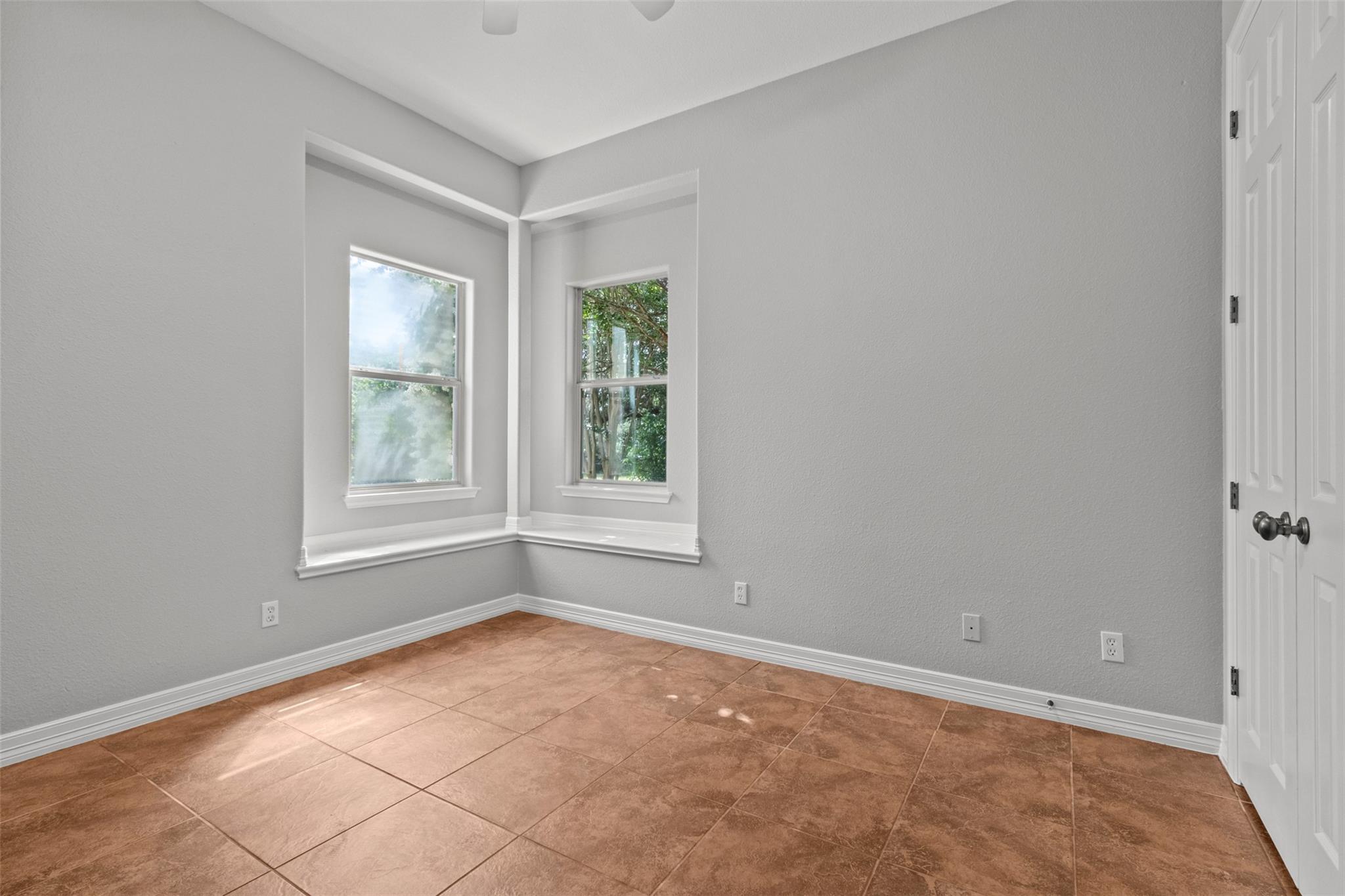 1205 Mountain View Dr, San Marcos, TX 78666
