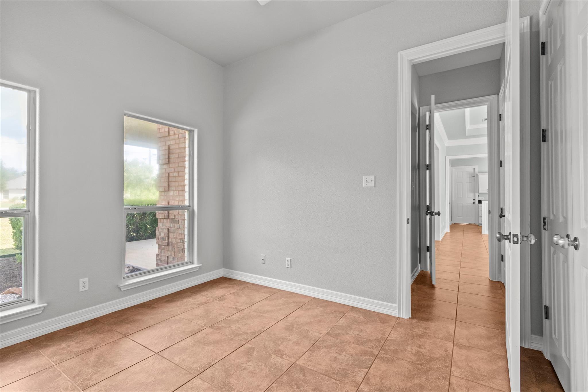 1205 Mountain View Dr, San Marcos, TX 78666