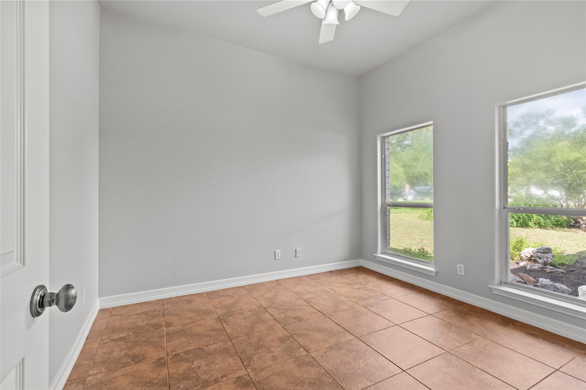 1205 Mountain View Dr, San Marcos, TX 78666