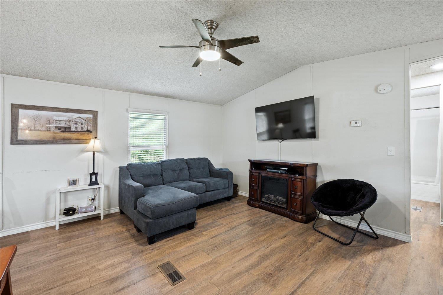 272 Quail Ridge Dr, Kyle, TX 78640