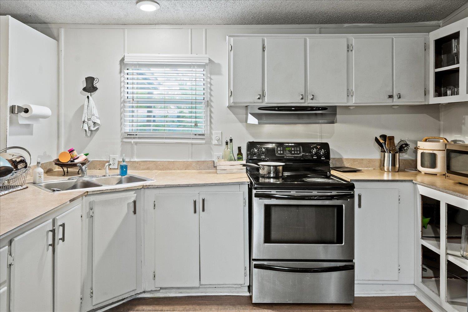 272 Quail Ridge Dr, Kyle, TX 78640