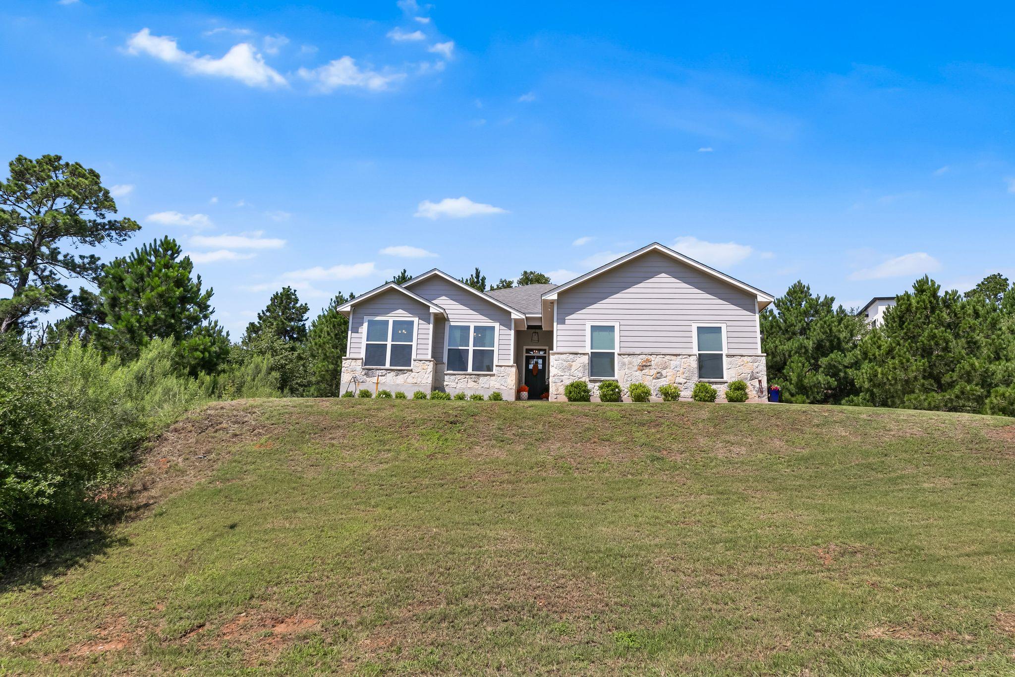 102 Moku Ct, Bastrop, TX 78602