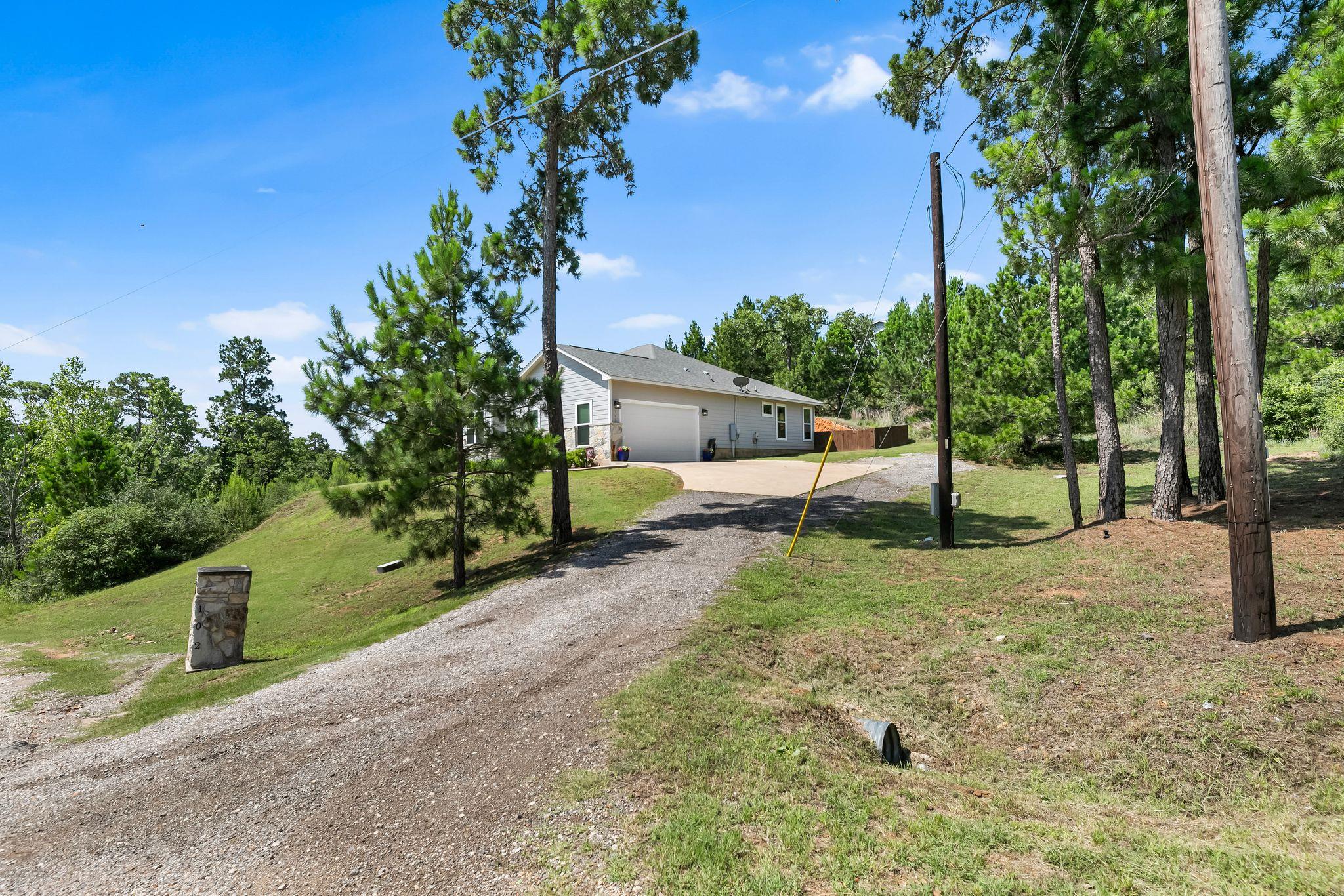102 Moku Ct, Bastrop, TX 78602