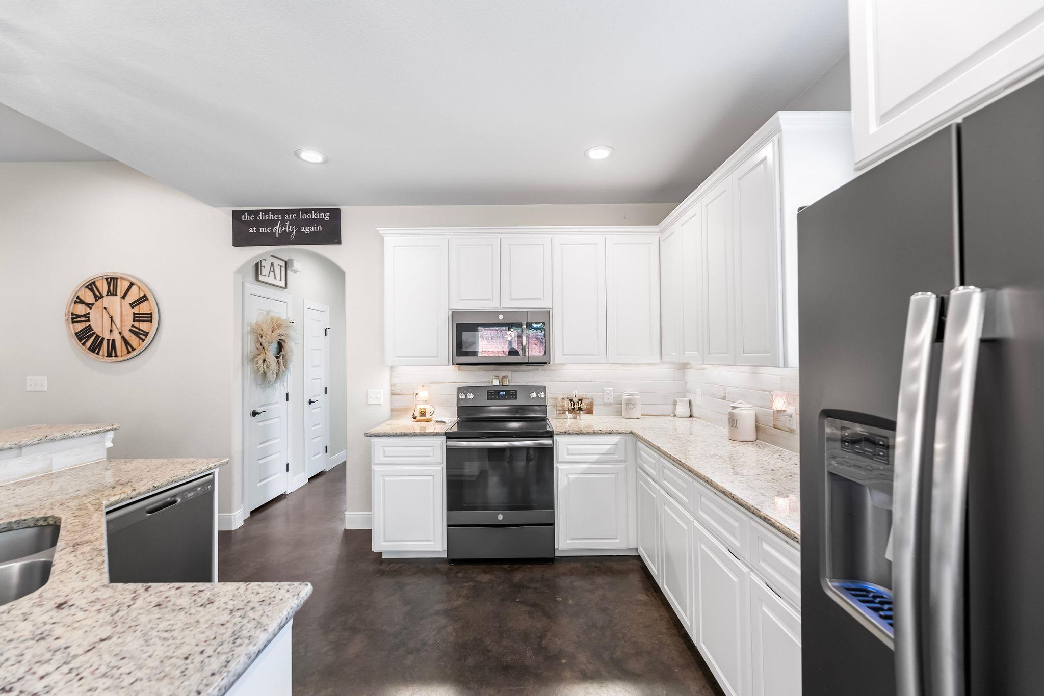 102 Moku Ct, Bastrop, TX 78602