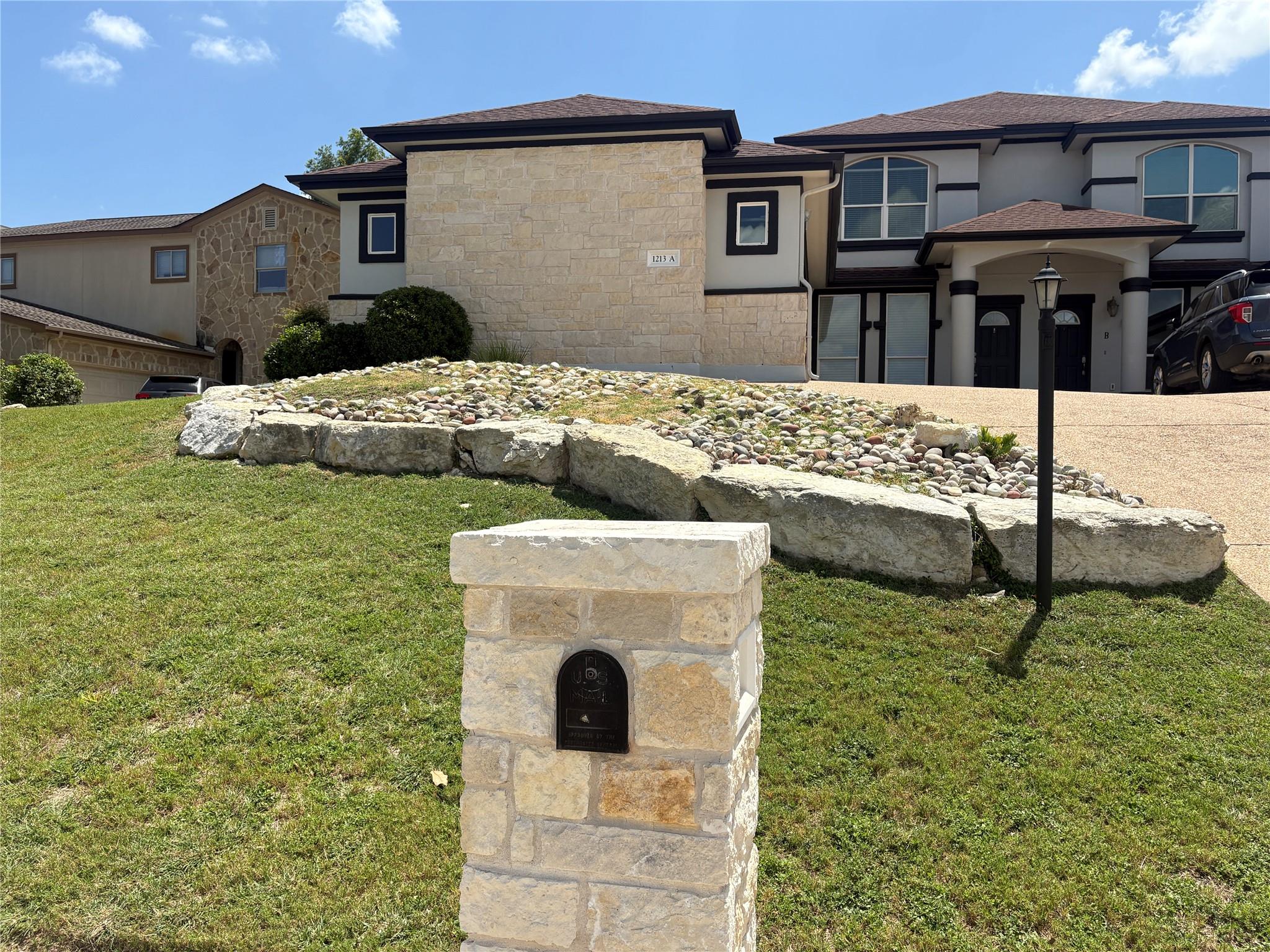 1213 Delsie Dr # A, Austin, TX 78734