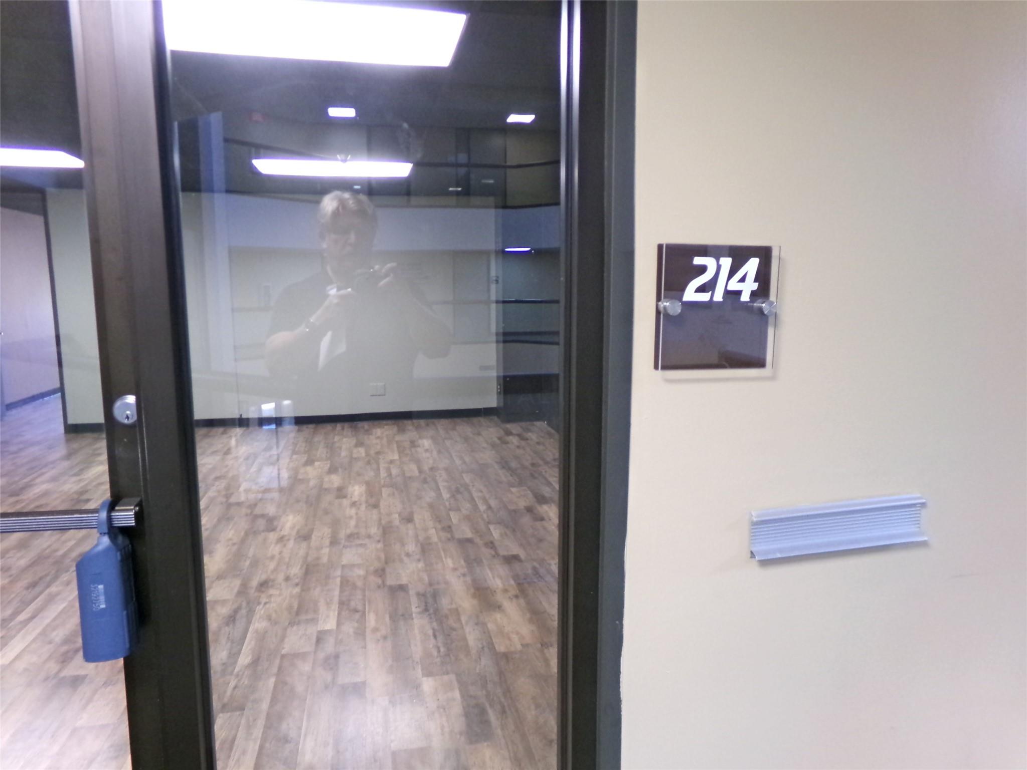 9800 N Lamar Blvd # 214, Austin, TX 78753