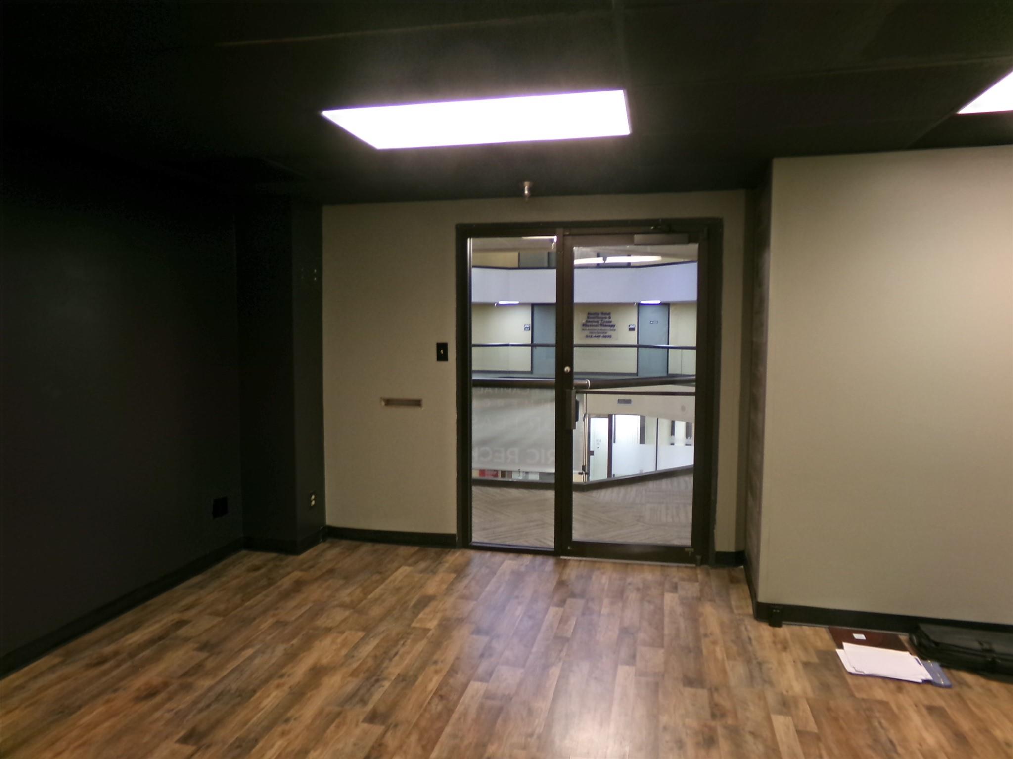 9800 N Lamar Blvd # 214, Austin, TX 78753