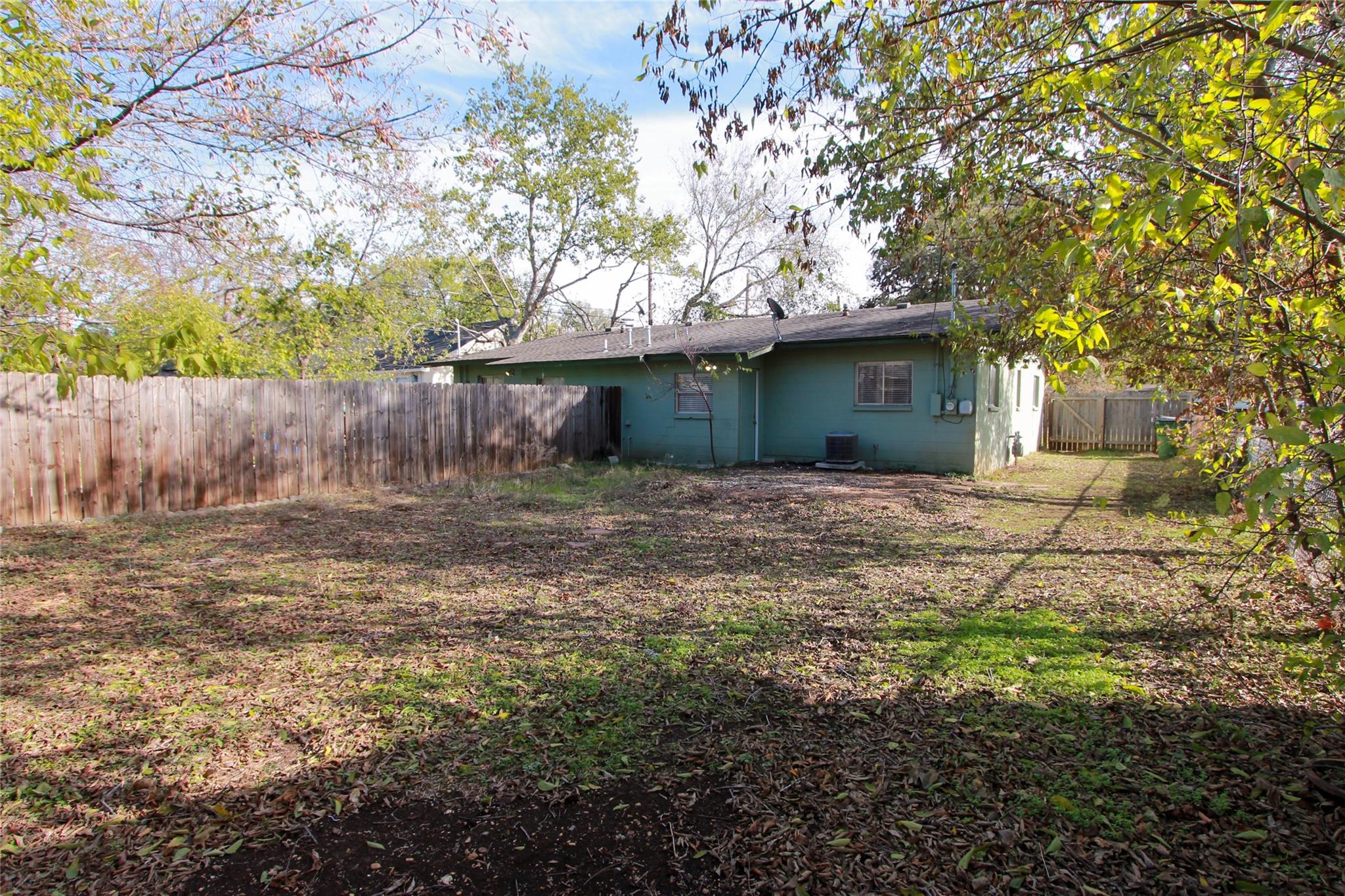 1308 E MAIN St # B, Round Rock, TX 78664