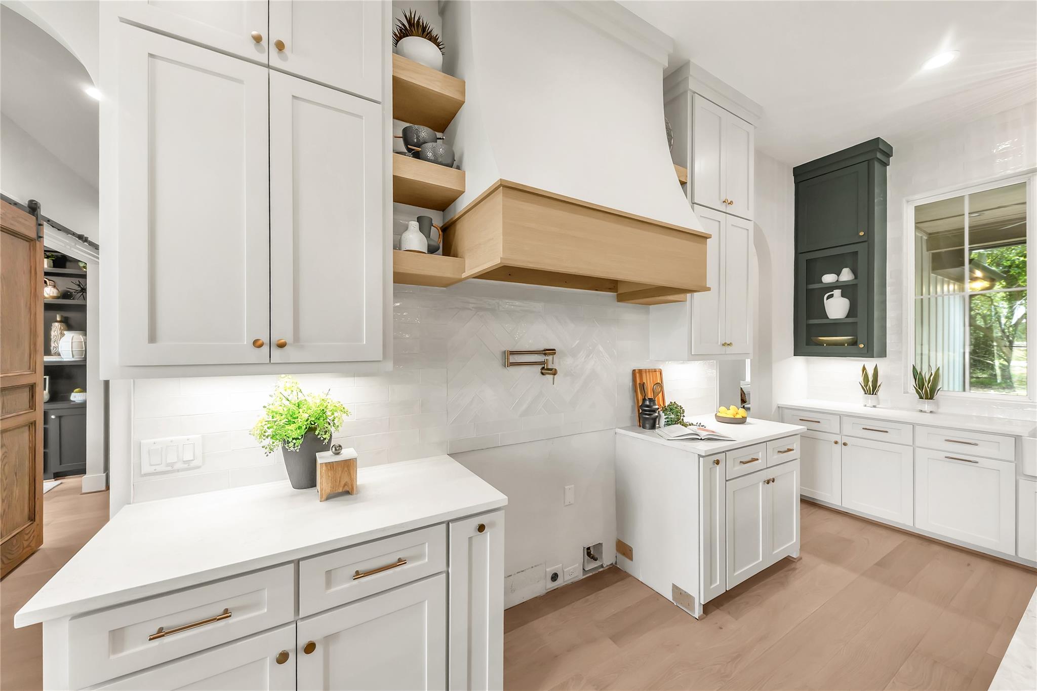 10170 Hidden Trl, Chappell Hill, TX 77426