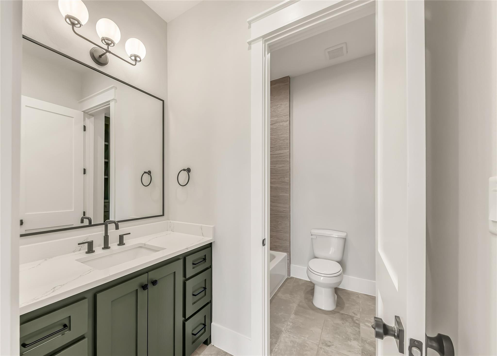 10170 Hidden Trl, Chappell Hill, TX 77426