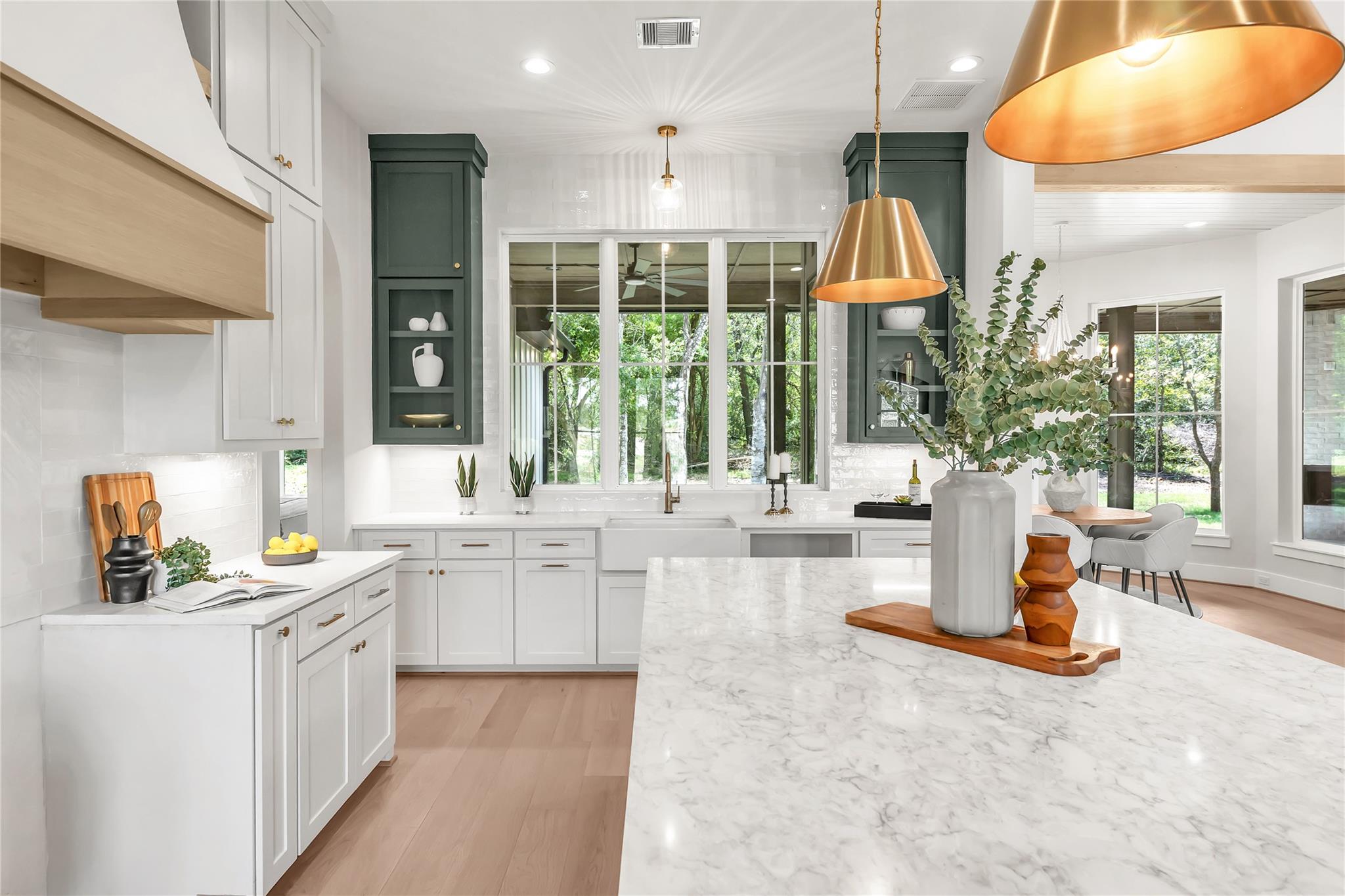 10170 Hidden Trl, Chappell Hill, TX 77426