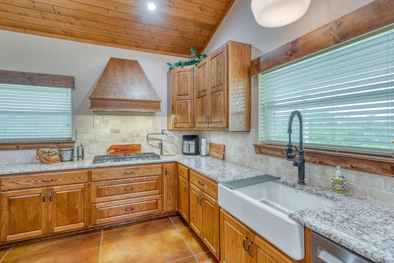 5020 County Road 252, Bertram, TX 78605