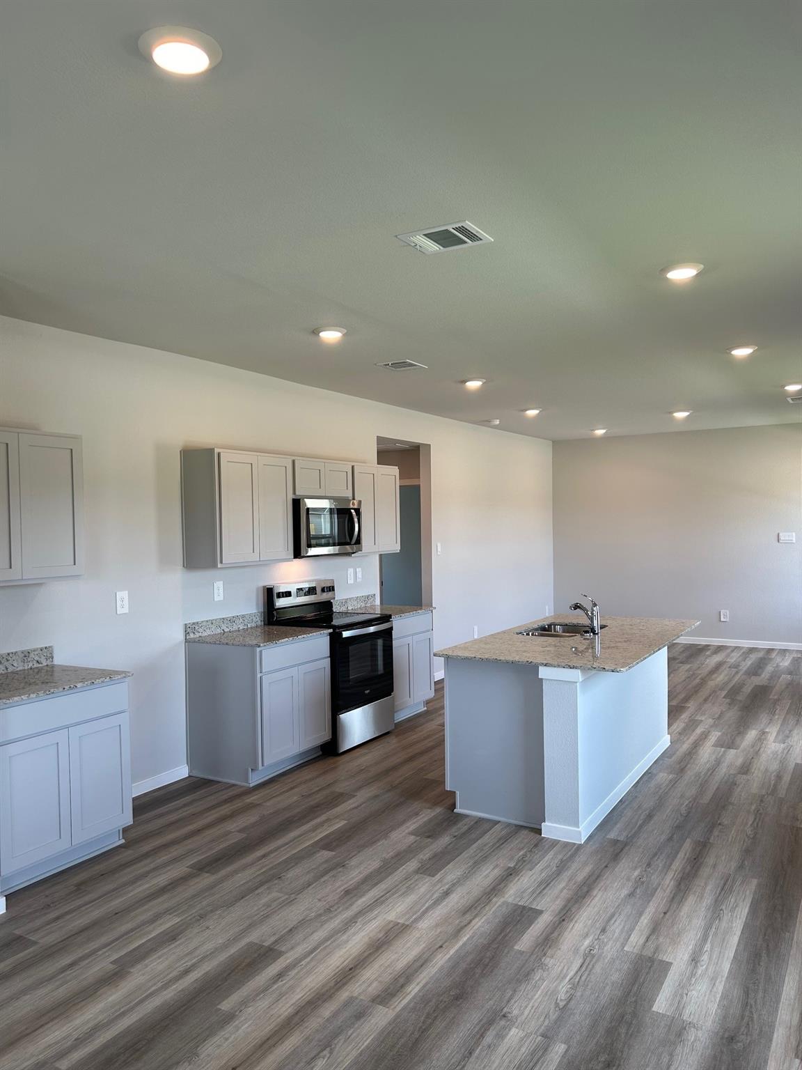 301 Pickel Dr, Rockdale, TX 76567