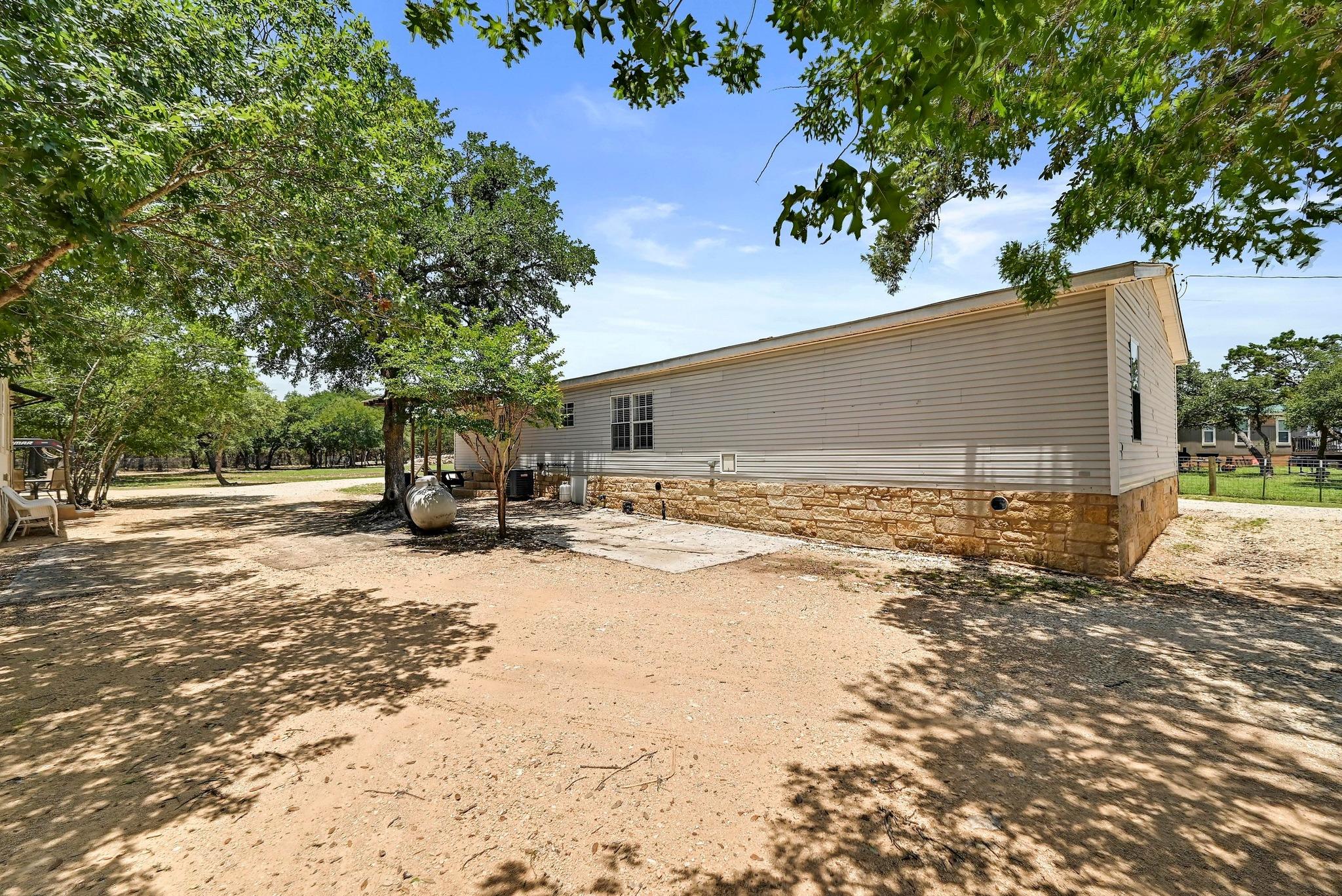 305 Saratoga Springs Cv, Liberty Hill, TX 78642