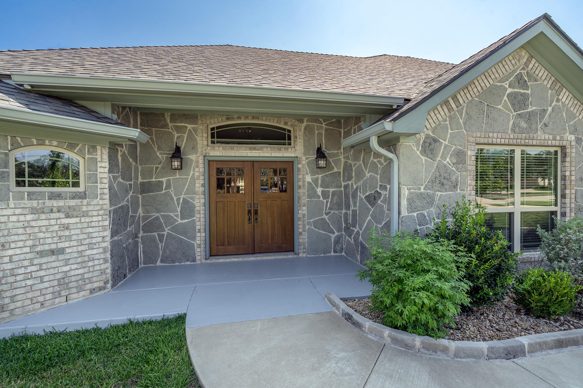 205 Presa Dr, Salado, TX 76571