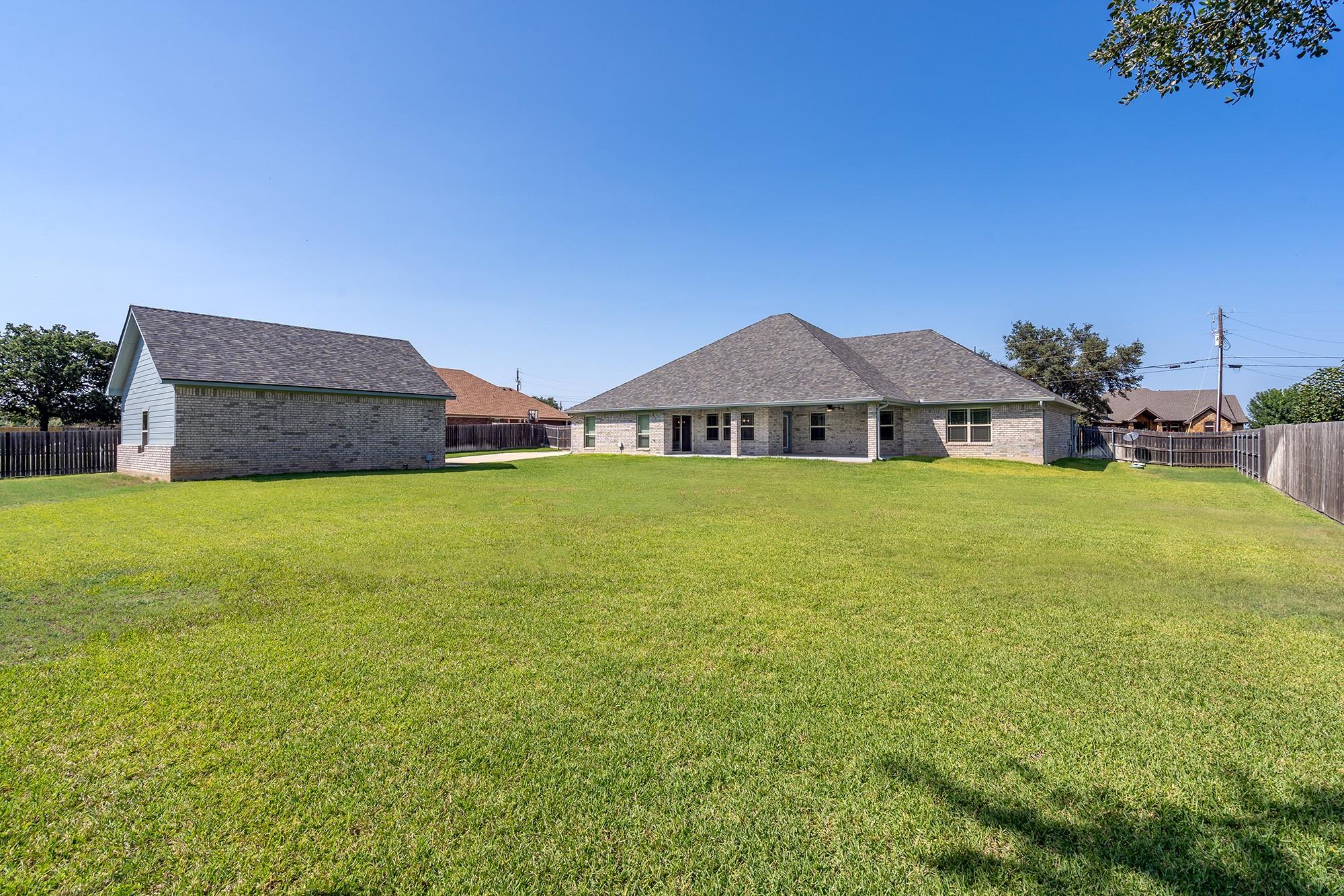 205 Presa Dr, Salado, TX 76571