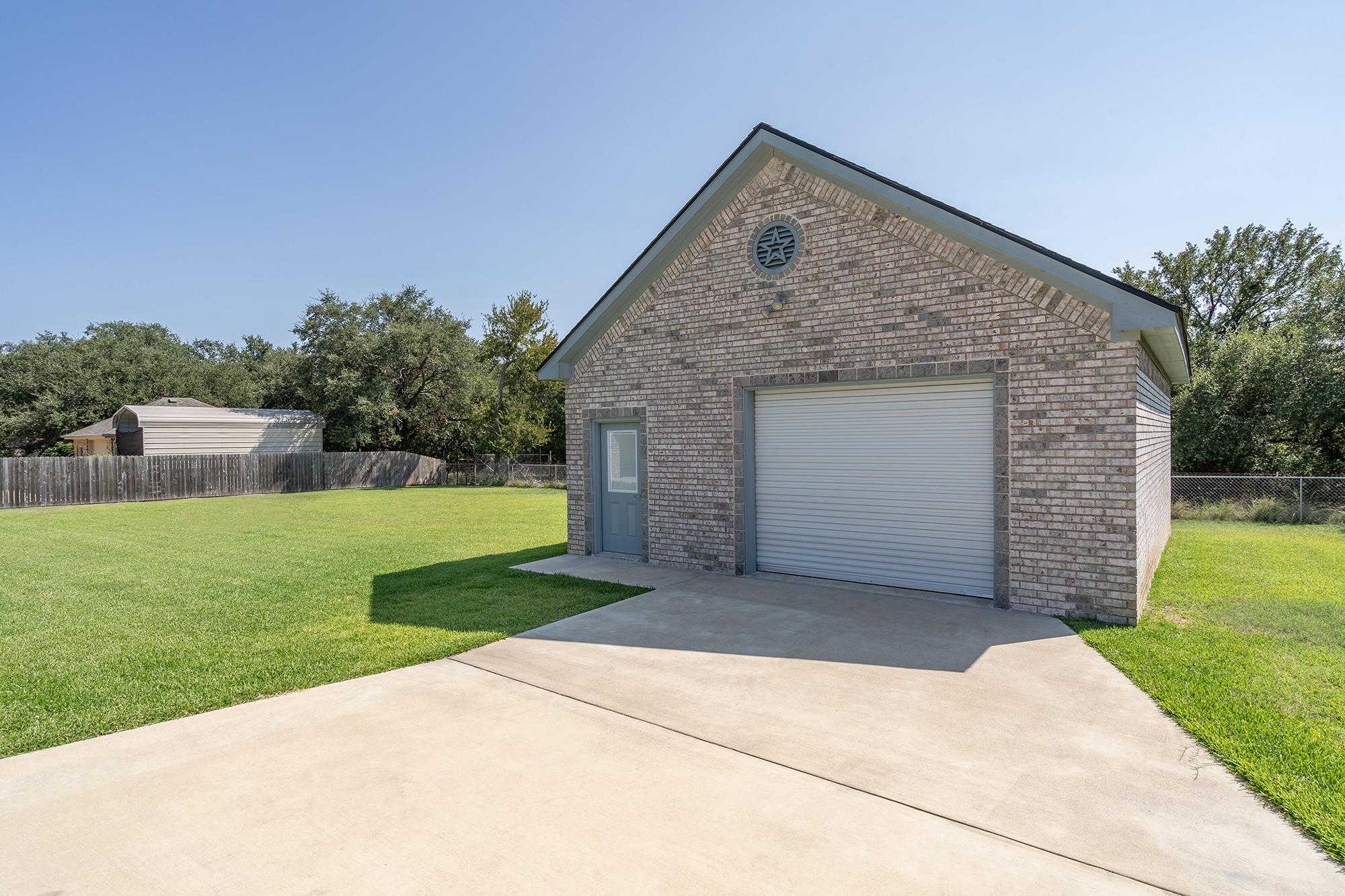 205 Presa Dr, Salado, TX 76571