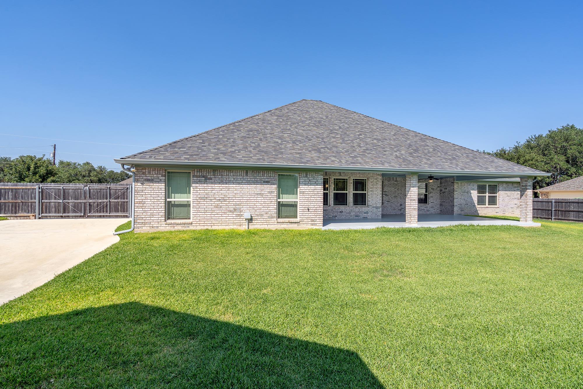 205 Presa Dr, Salado, TX 76571