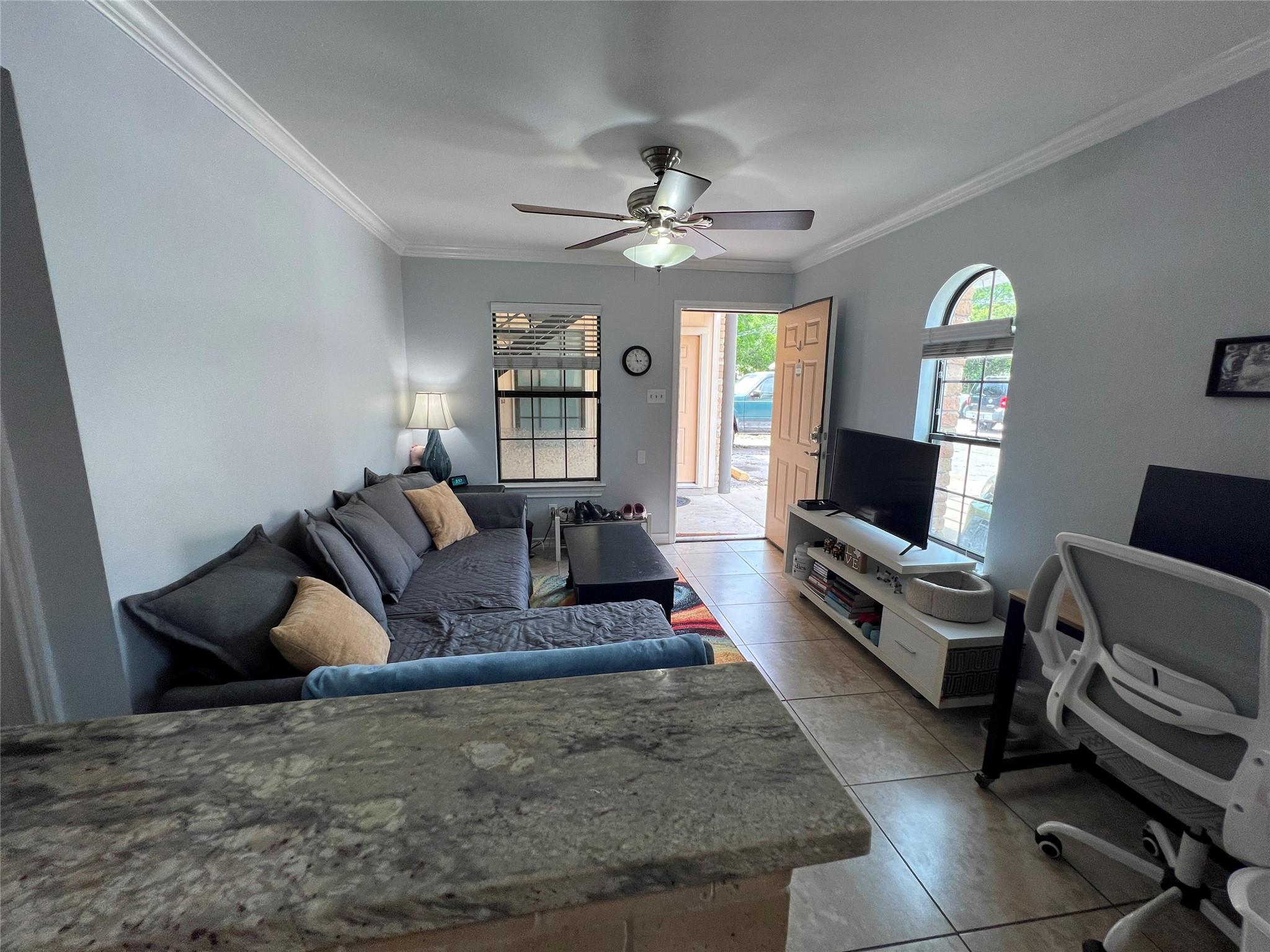 407 E 45th St # 108, Austin, TX 78751