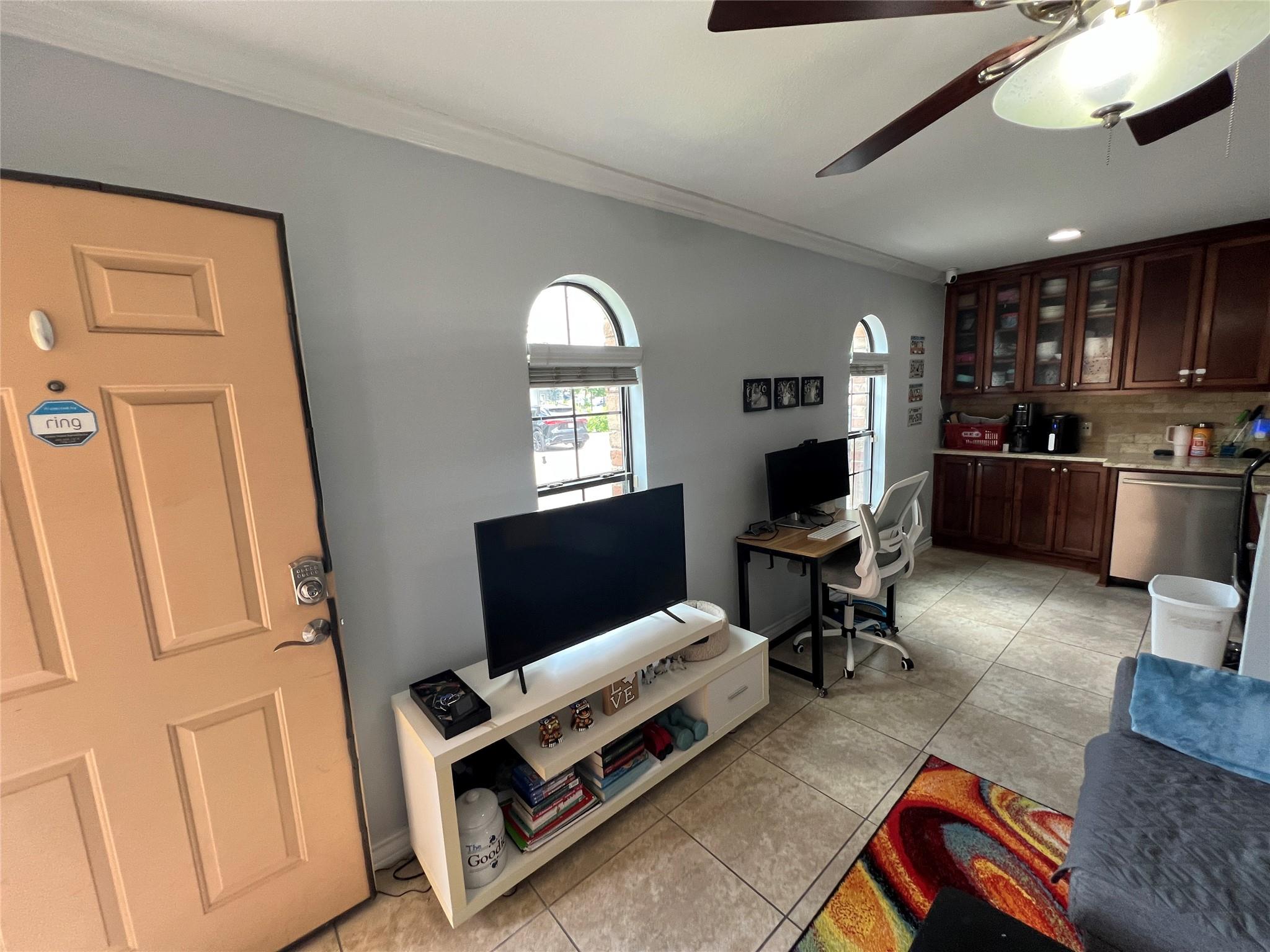 407 E 45th St # 108, Austin, TX 78751