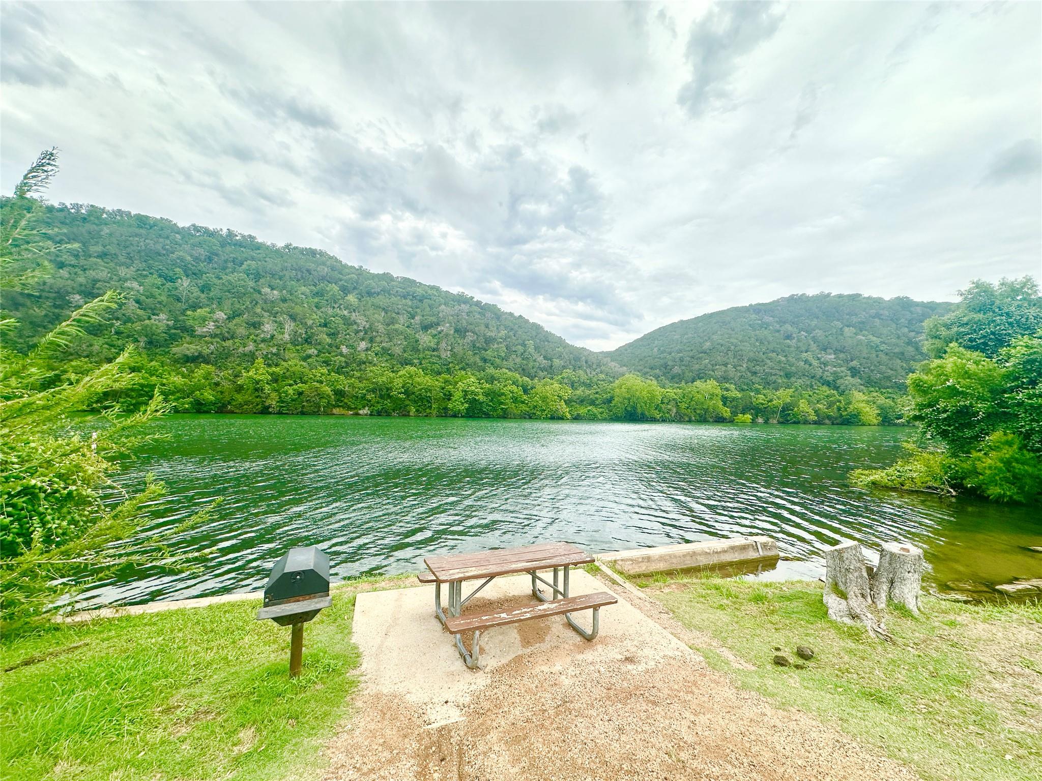 1302 S Quinlan Park Rd, Austin, TX 78732