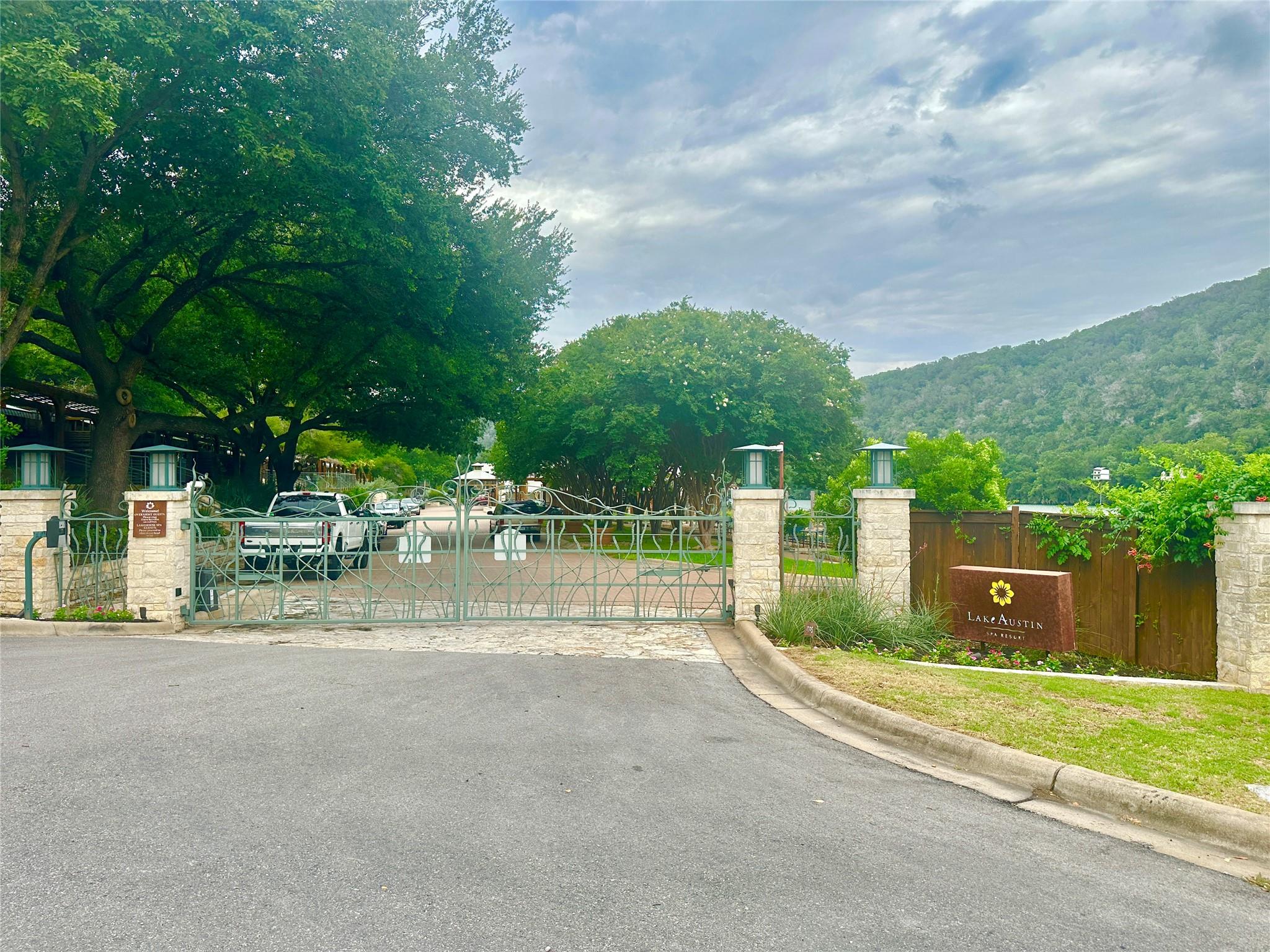 1302 S Quinlan Park Rd, Austin, TX 78732